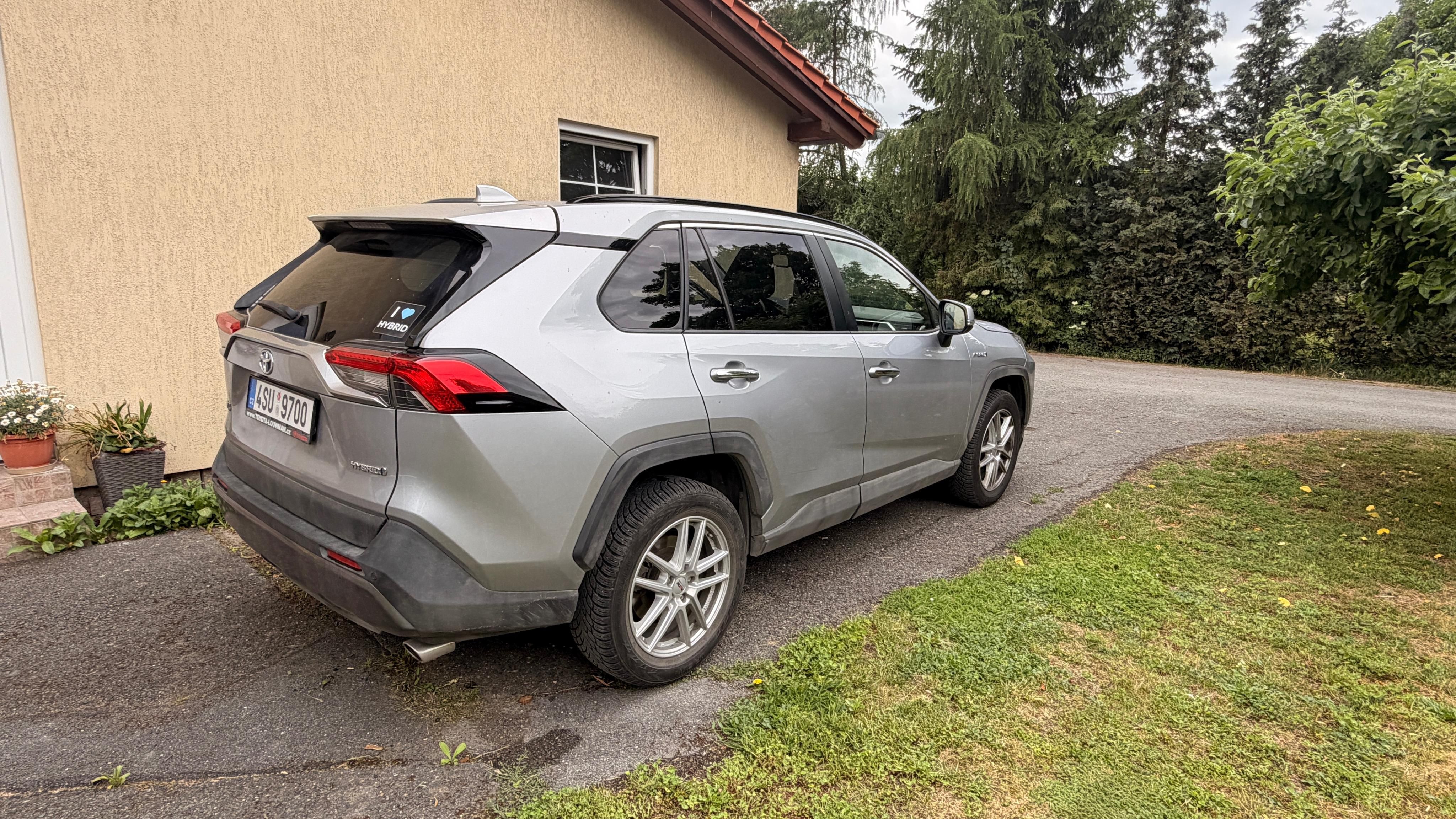 Toyota Rav4 - fotka 3