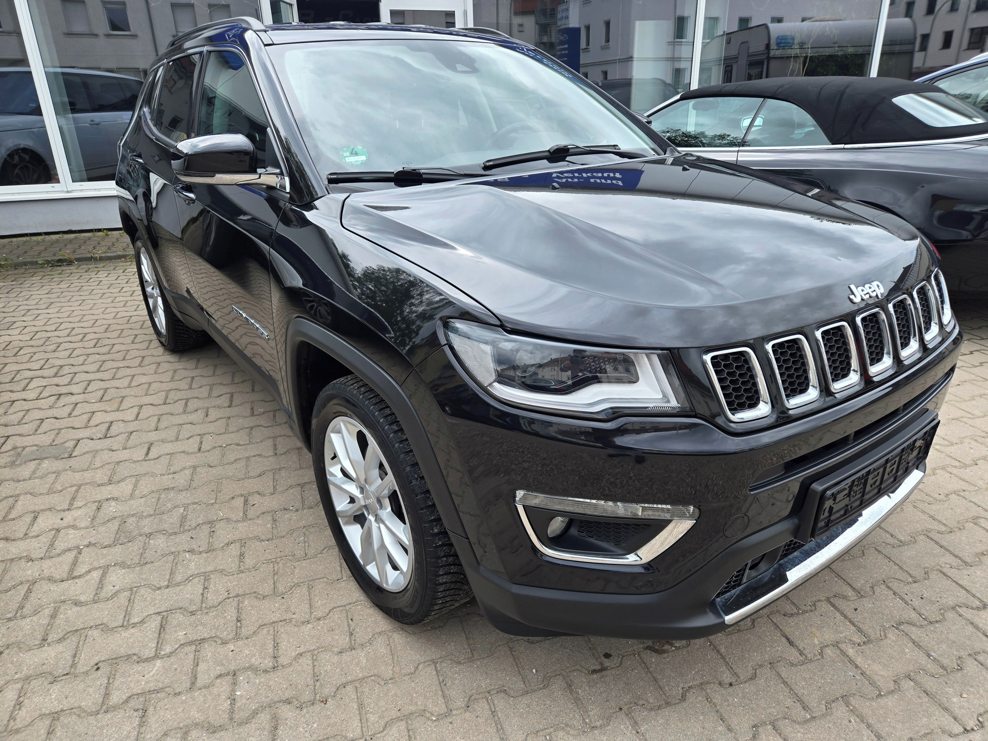 Jeep Compass, Limited 1,3 turbo 110kW - fotka 2