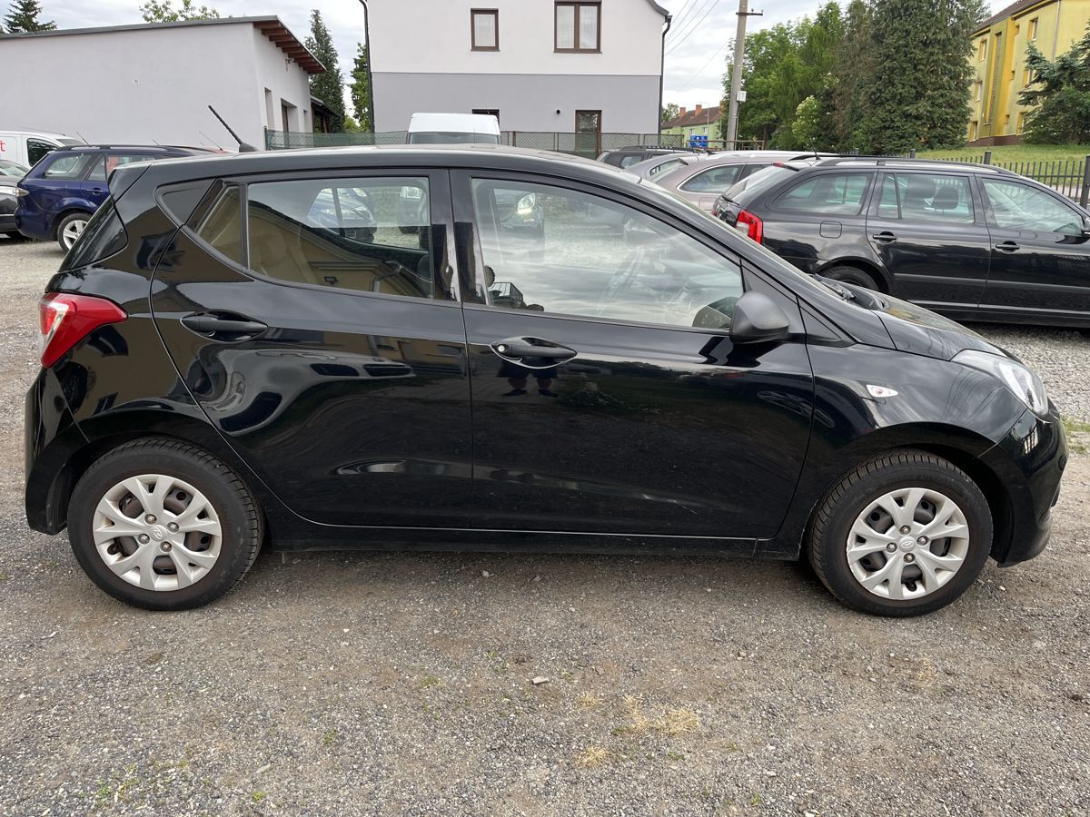 Hyundai i10, MOC MOC PĚKNÝ - fotka 6