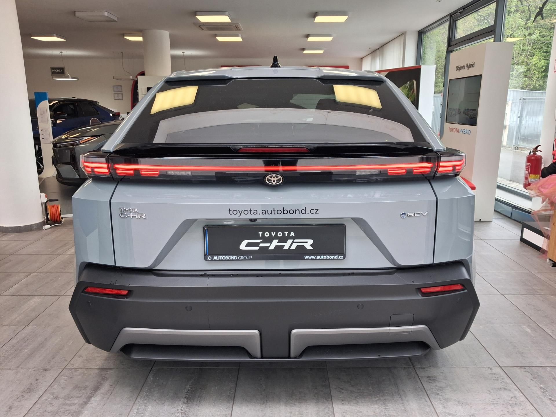 Toyota C-HR, Style 2x4 57,7 kWh - fotka 5