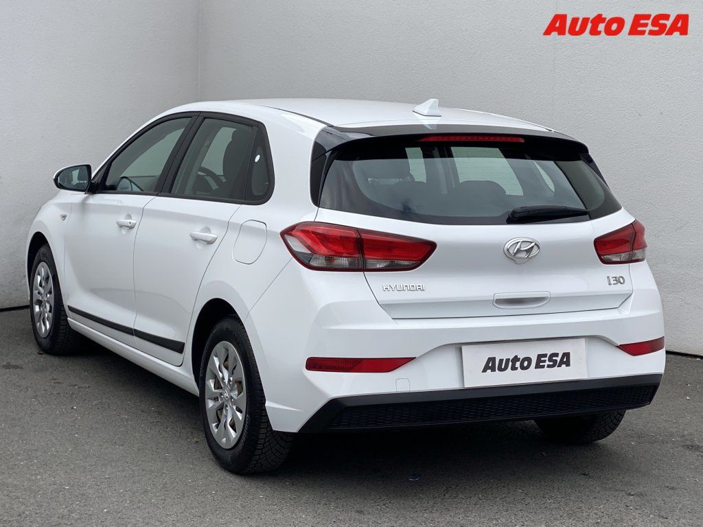 Hyundai i30, 1.5 DPi,1.maj,ČR,AC - fotka 6
