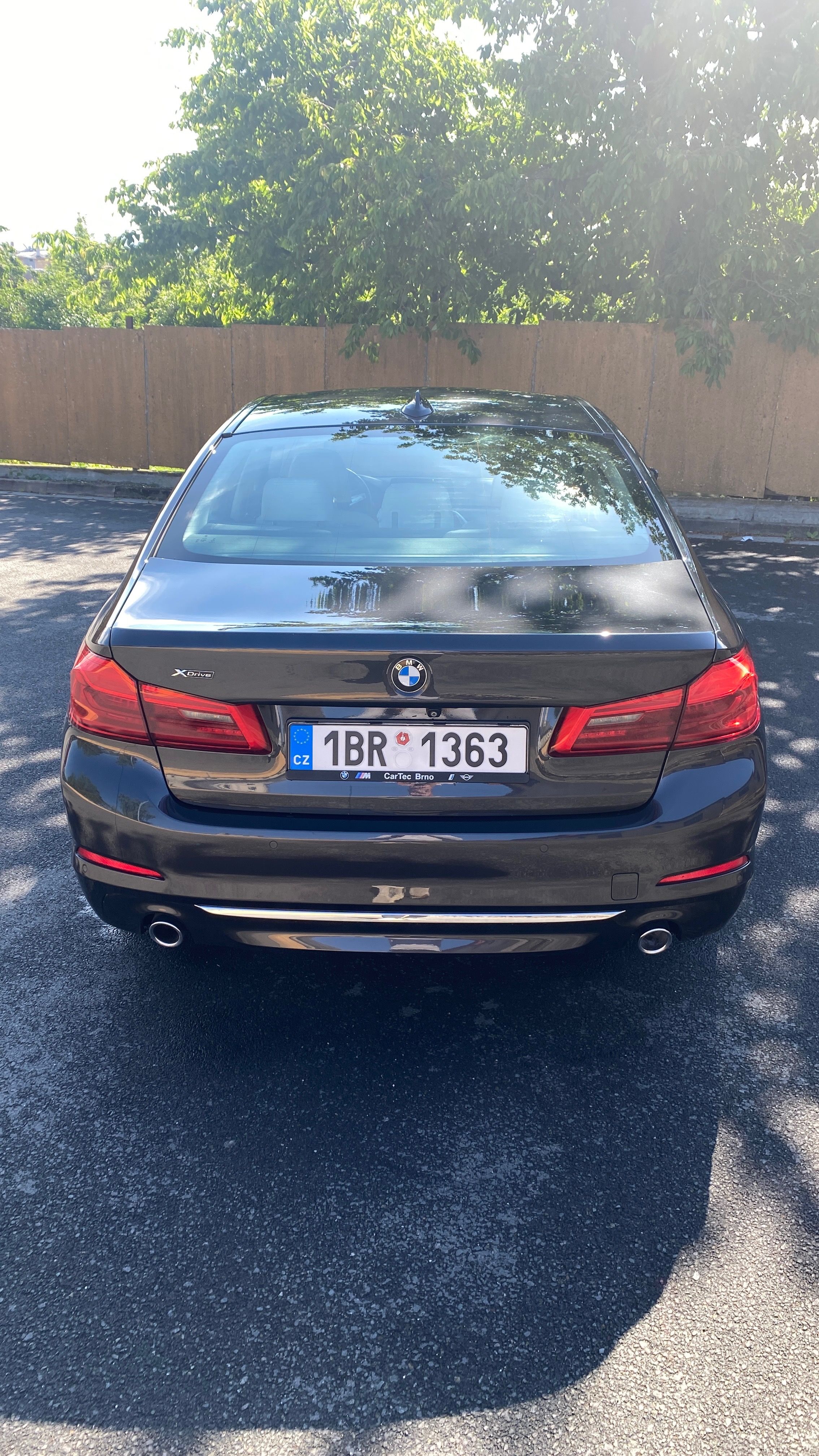 BMW Řada 5, BMW 5 G30 520 d X drive - fotka 4