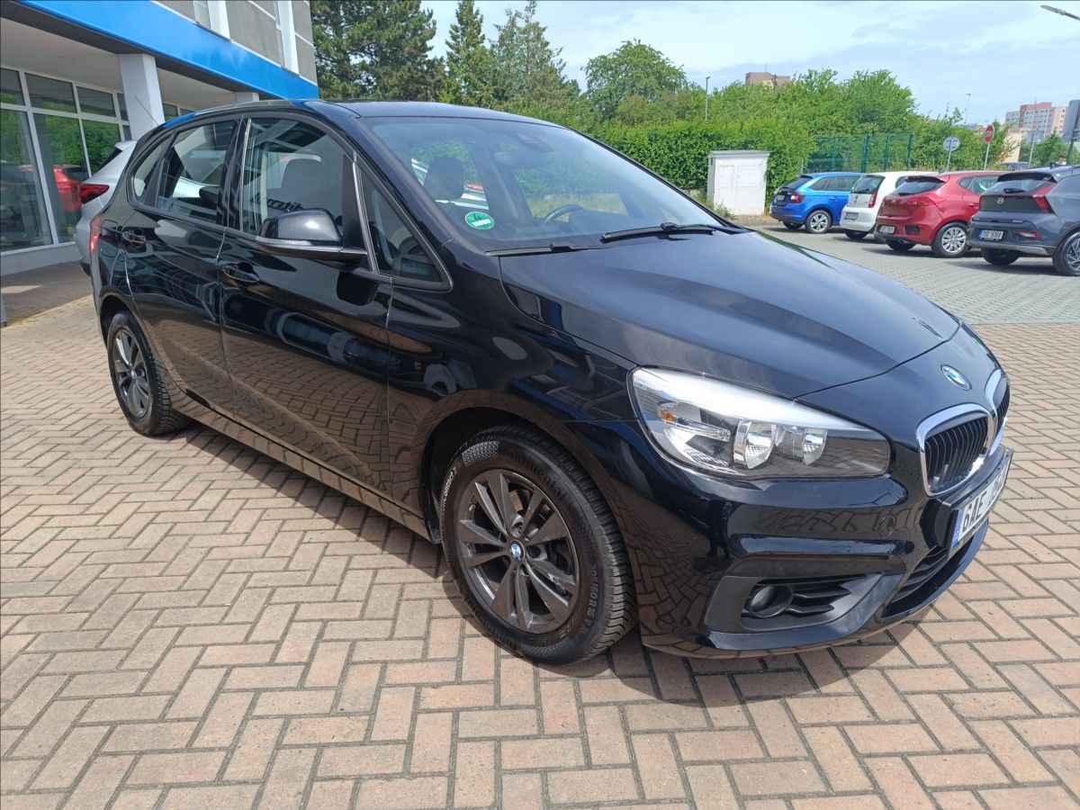BMW Řada 2, 1,5 218i Automat Active tourer - fotka 4