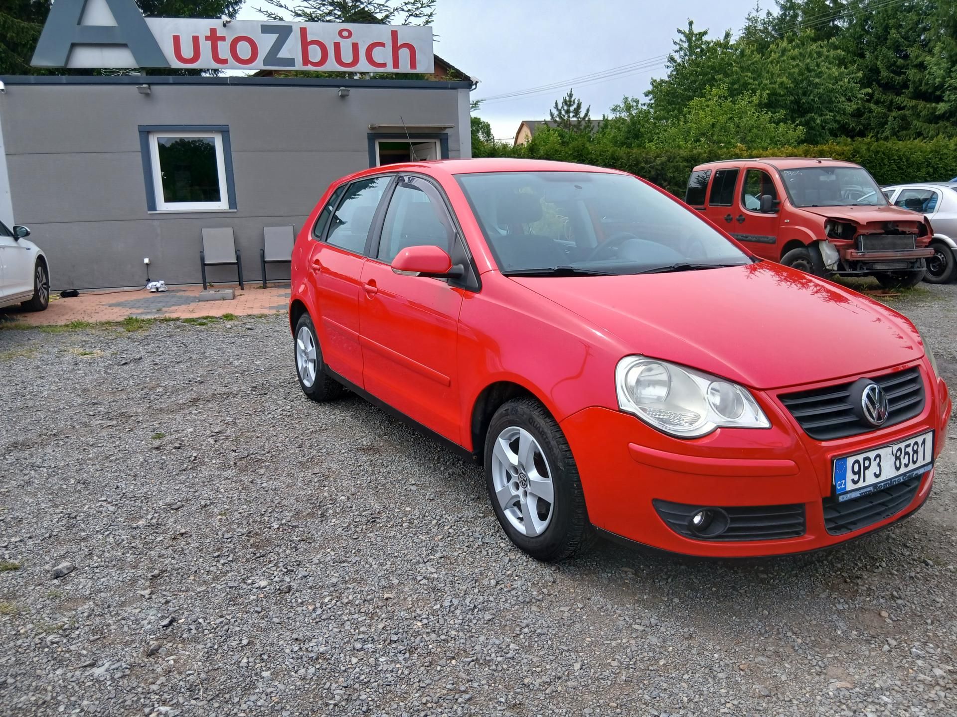 Volkswagen Polo, 1.2i, ALU, nové prahy - fotka 5