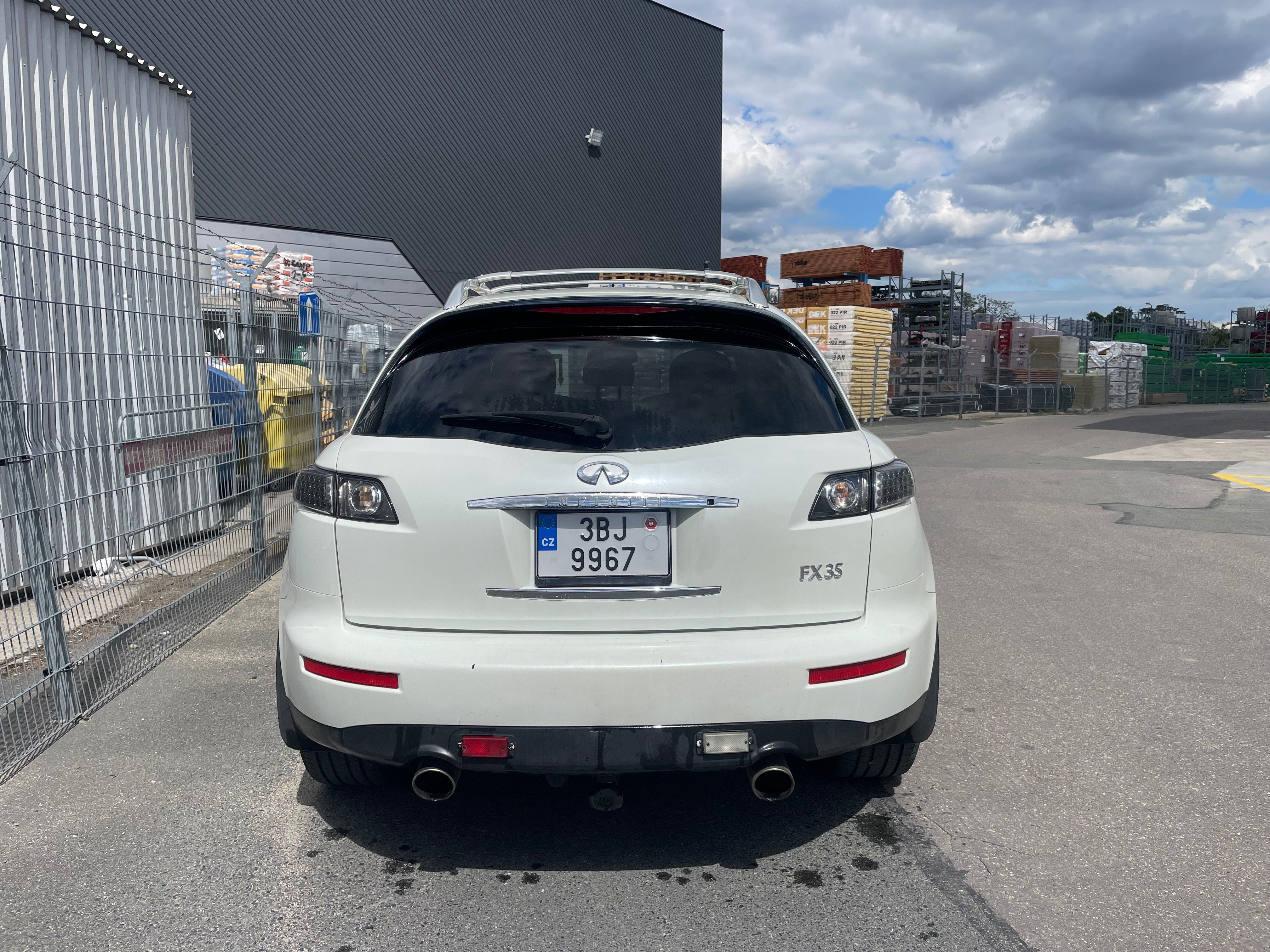 Infiniti FX35, 4X4, automat - fotka 4