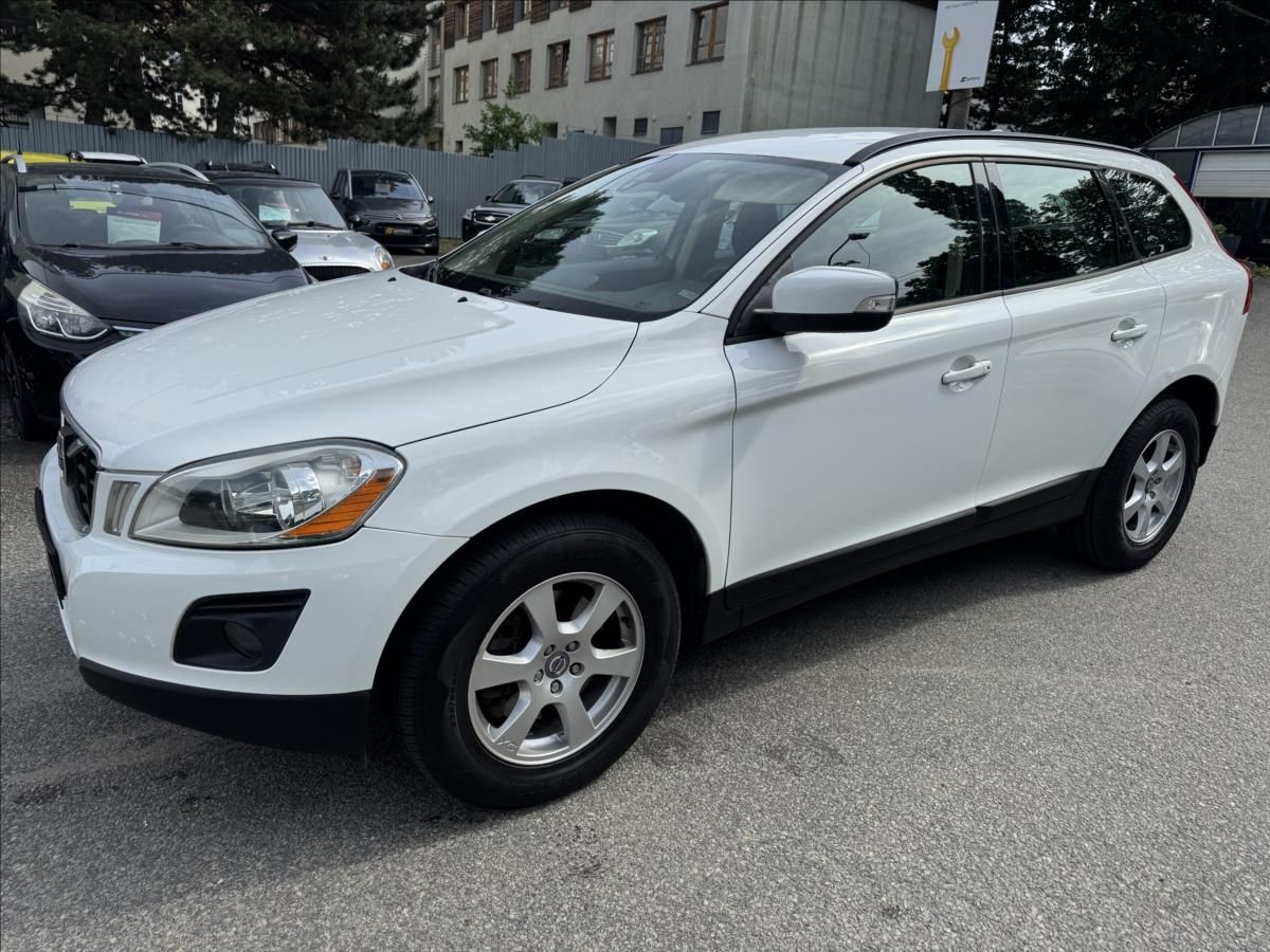 Volvo XC60, 2,4 krasný stav +1MAJITEL !! - fotka 3