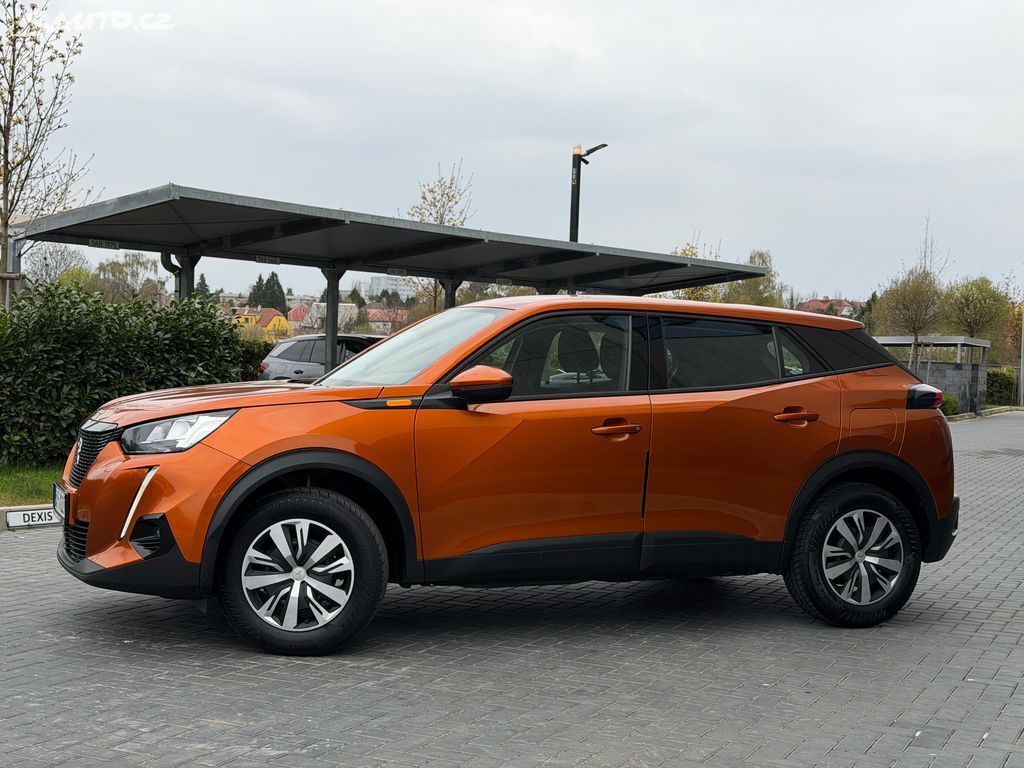 Peugeot 2008, 1.2 PureTech 74 kW / tažné - fotka 2