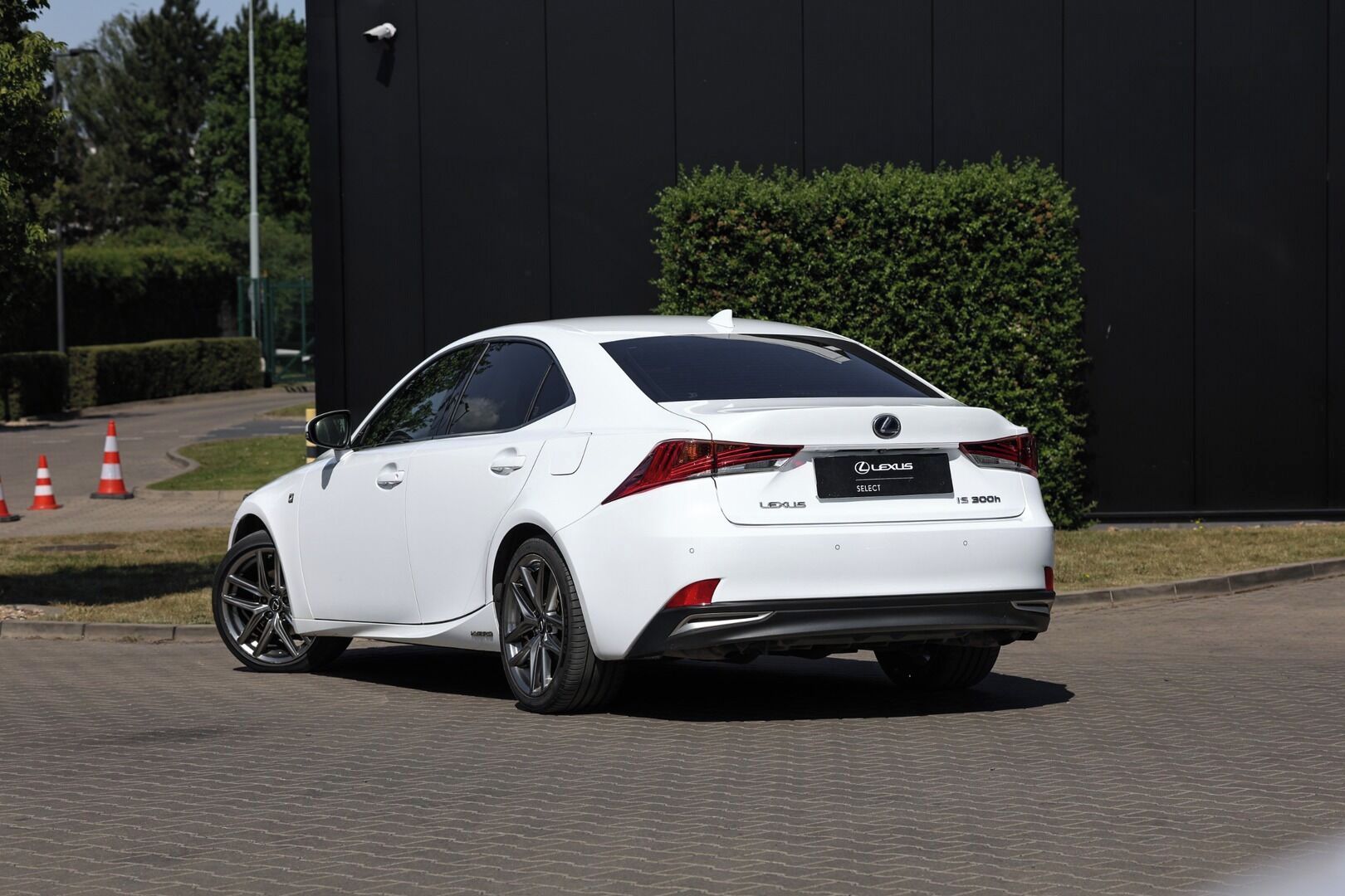 Lexus IS 300h, 300H 2,5 F SPORT PLUS - fotka 5