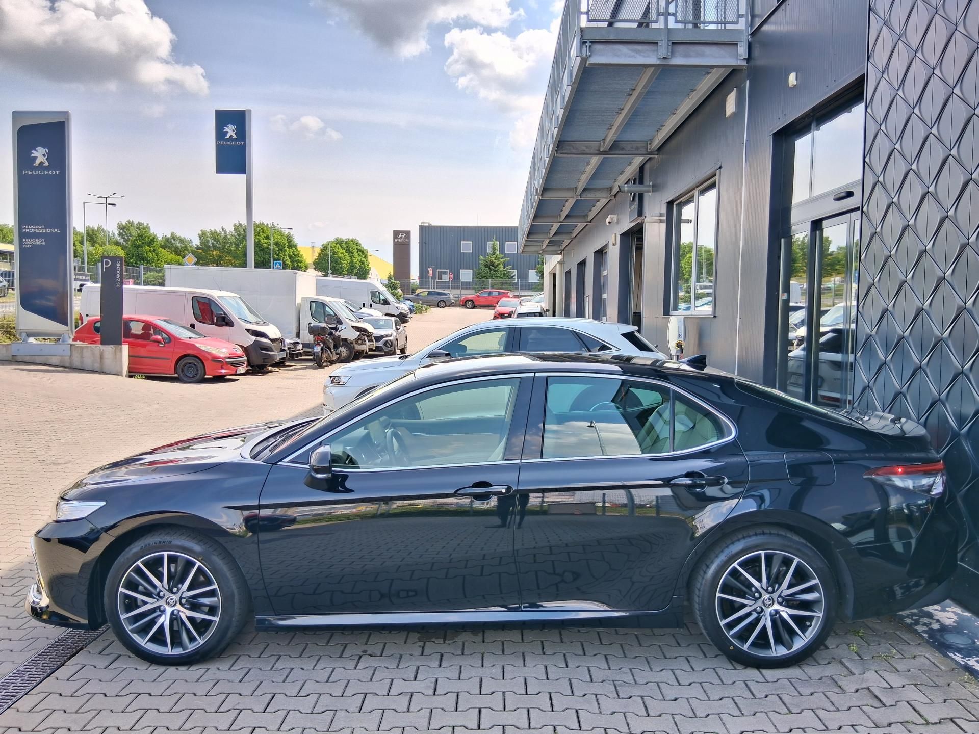 Toyota Camry, EXECUTIVE VIP 2.5 Hyb. 160kW - fotka 4
