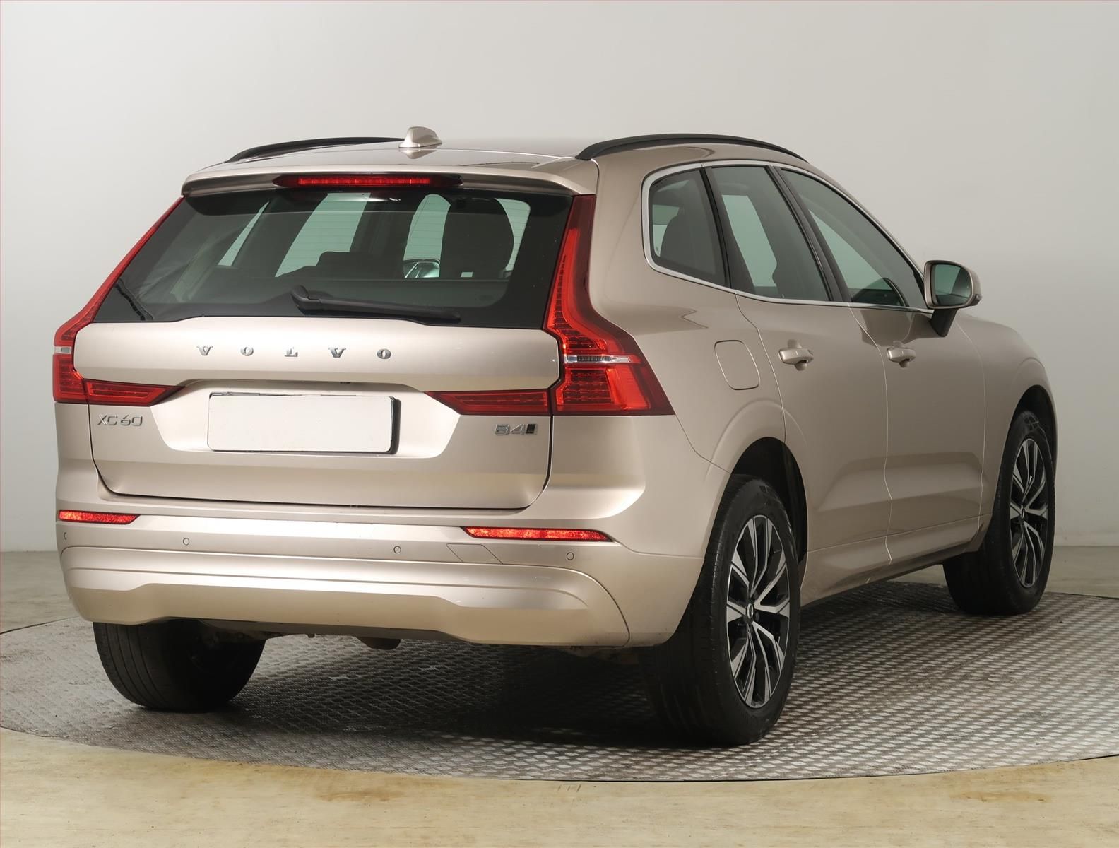 Volvo XC60, B4 AWD, 4X4, Automat, ČR - fotka 5