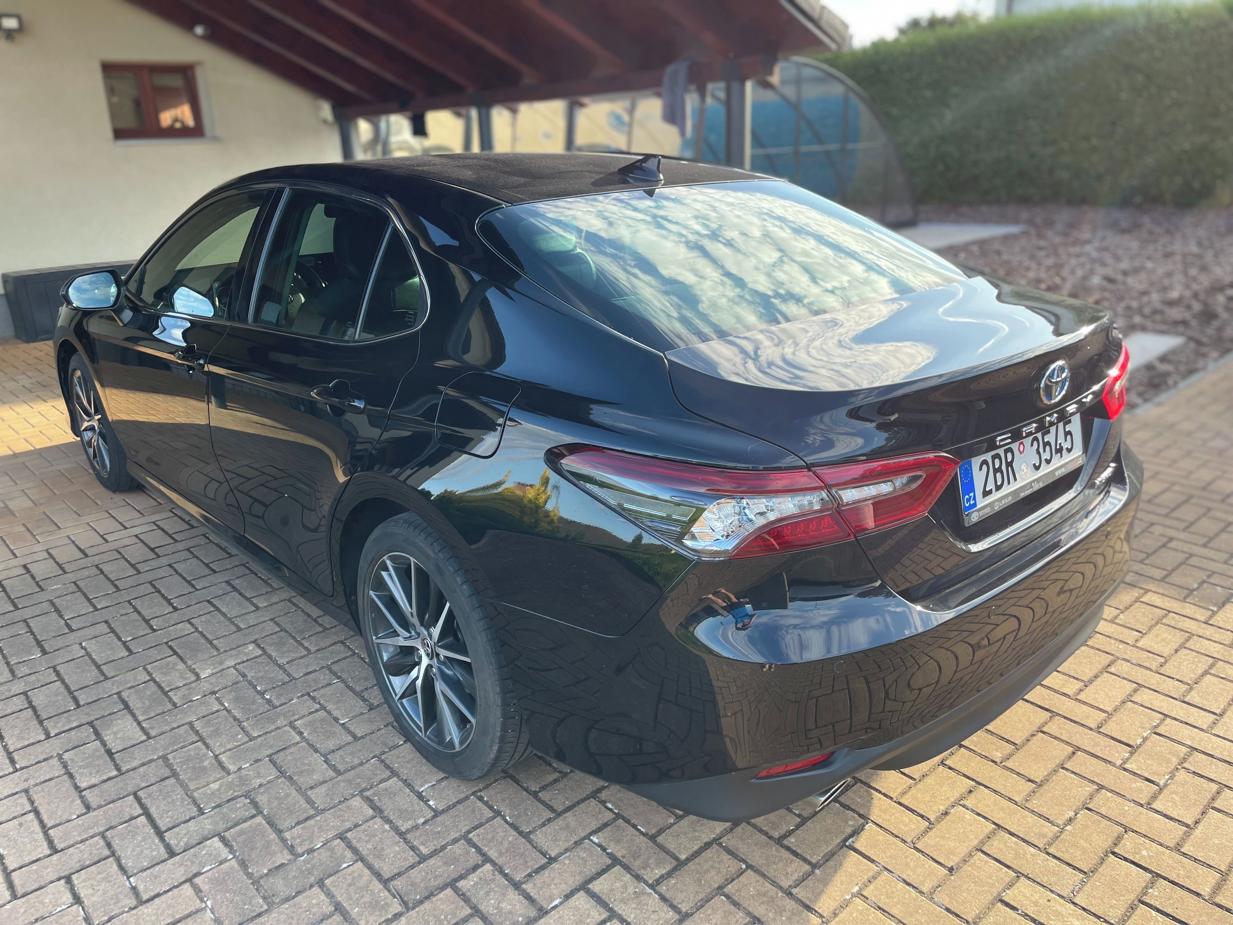 Toyota Camry, Executive VIP, 2.5 Hybrid - fotka 4