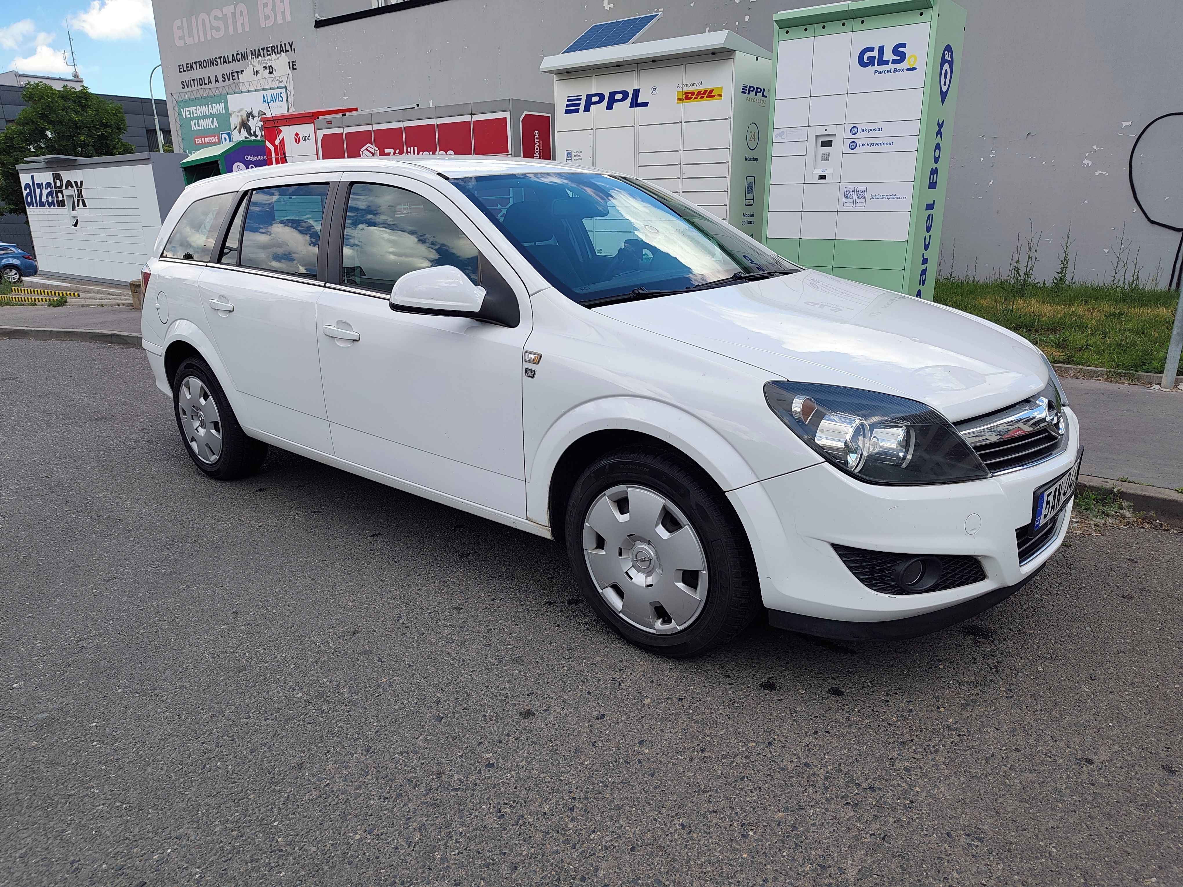 Opel Astra, 1,7 CDTI CARAVAN - fotka 2