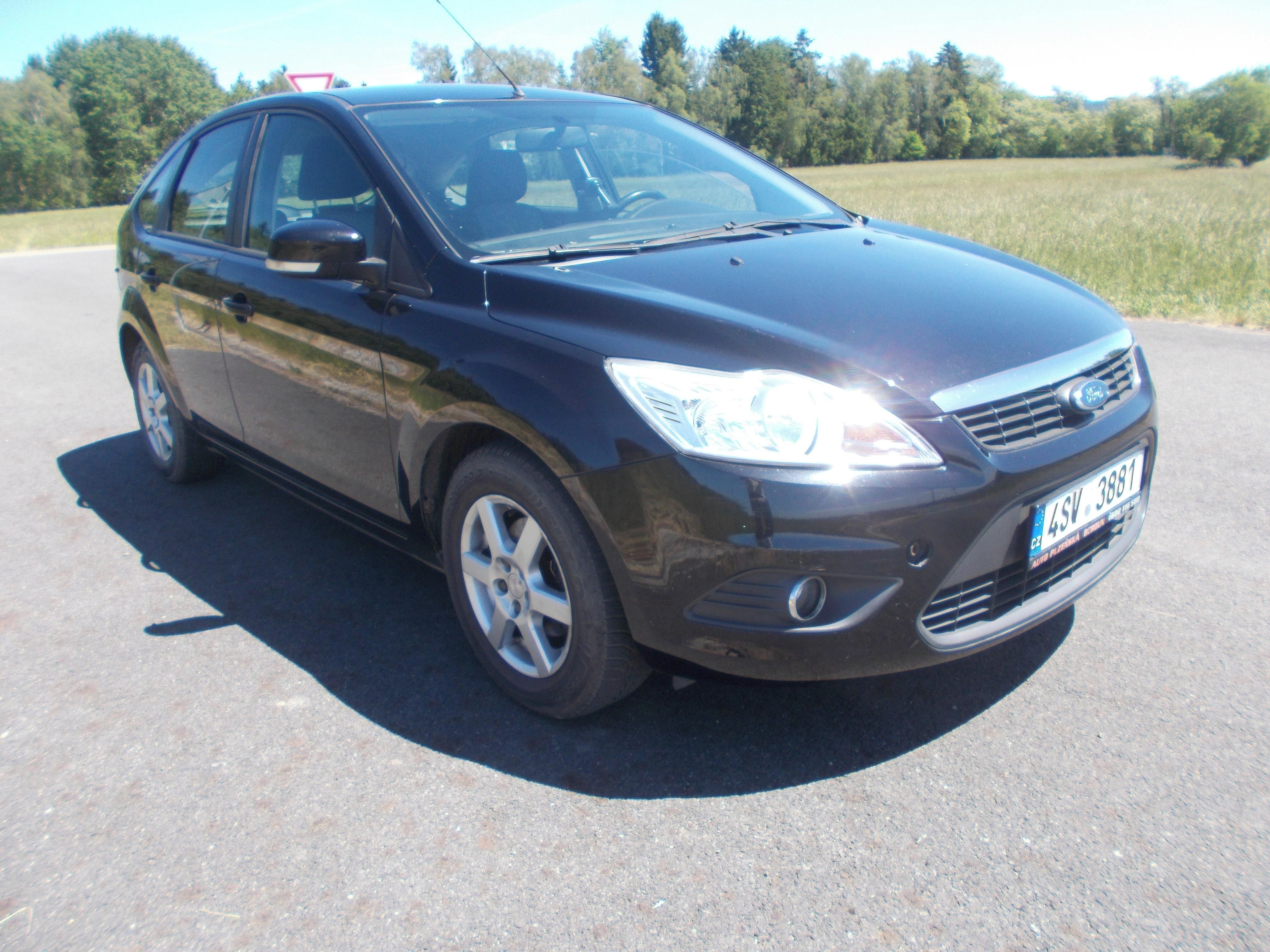 Ford Focus, 1,6 74 KW atraktivní auto - fotka 6