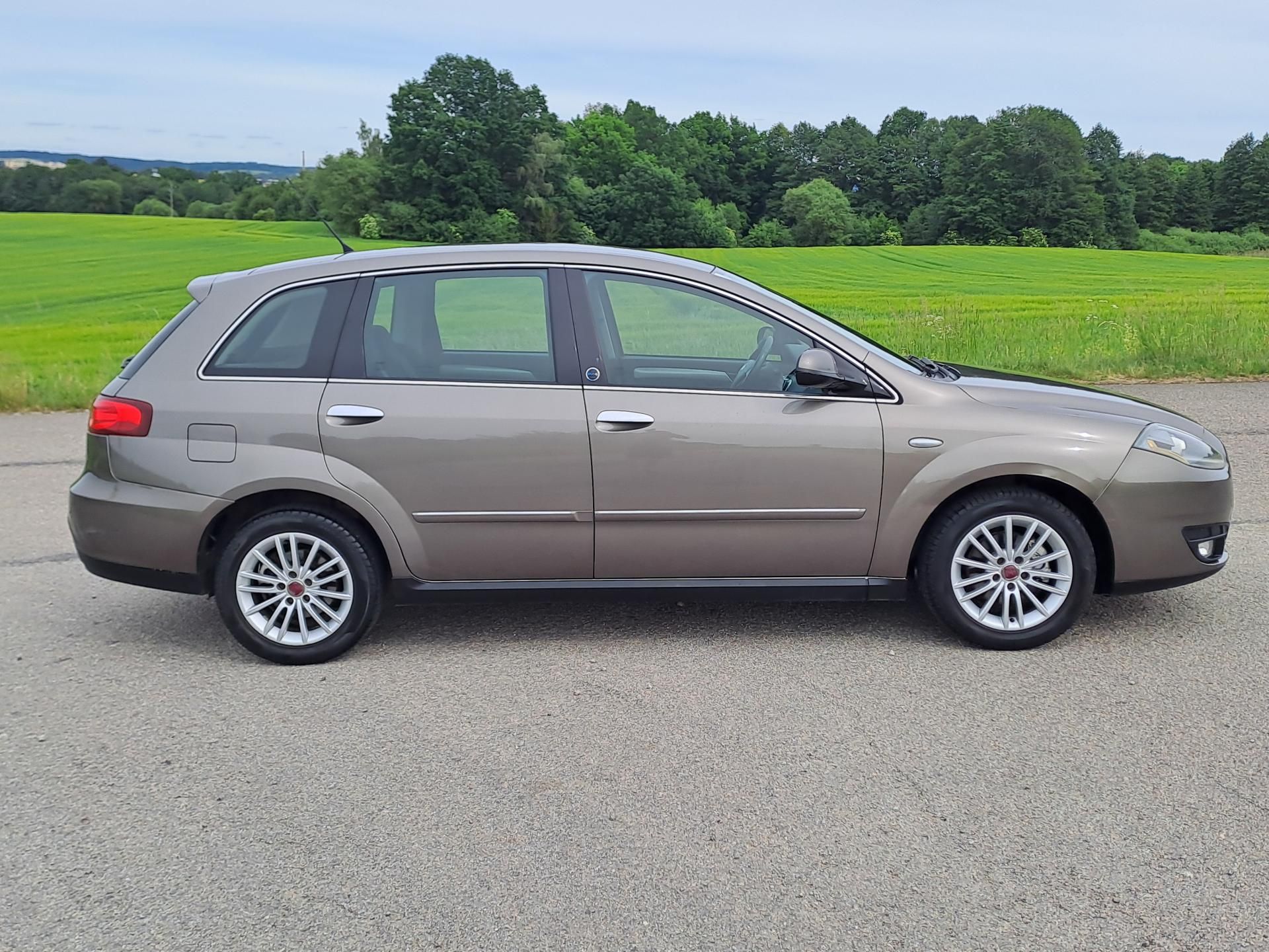 Fiat Croma, 1.9 JTD KLIMA TAŽNÉ - fotka 4