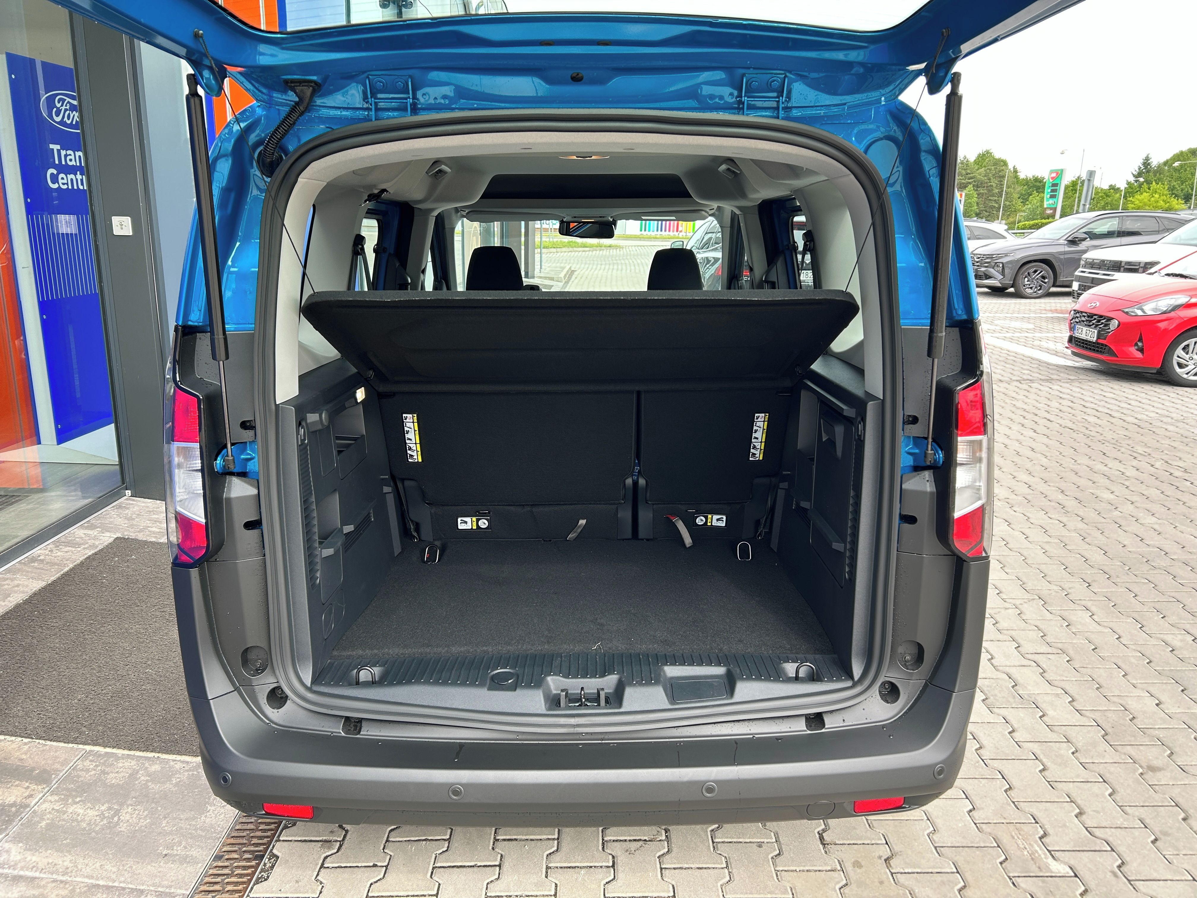 Ford Tourneo Courier, 1.0 EcoBoost 92 kW Trend L1 - fotka 6