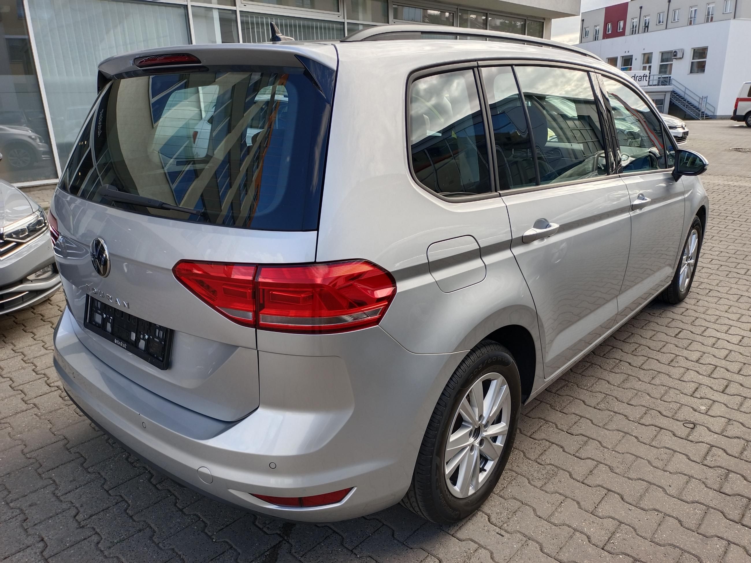 Volkswagen Touran, 2.0 TDI 90kW / ALU 16'' - fotka 6