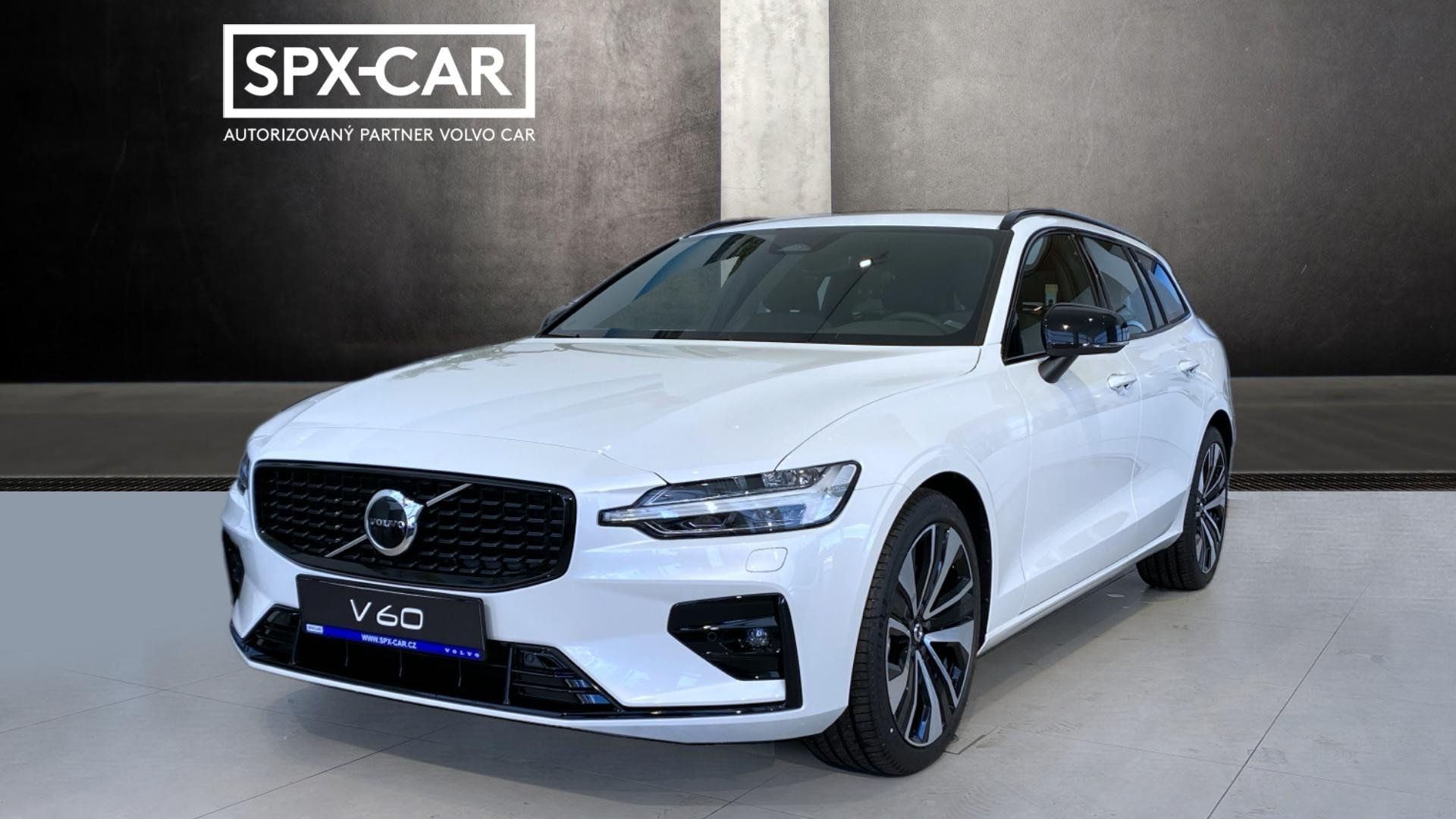 Volvo V60, PLUS DARK, B4, 145+10 kW / 197
