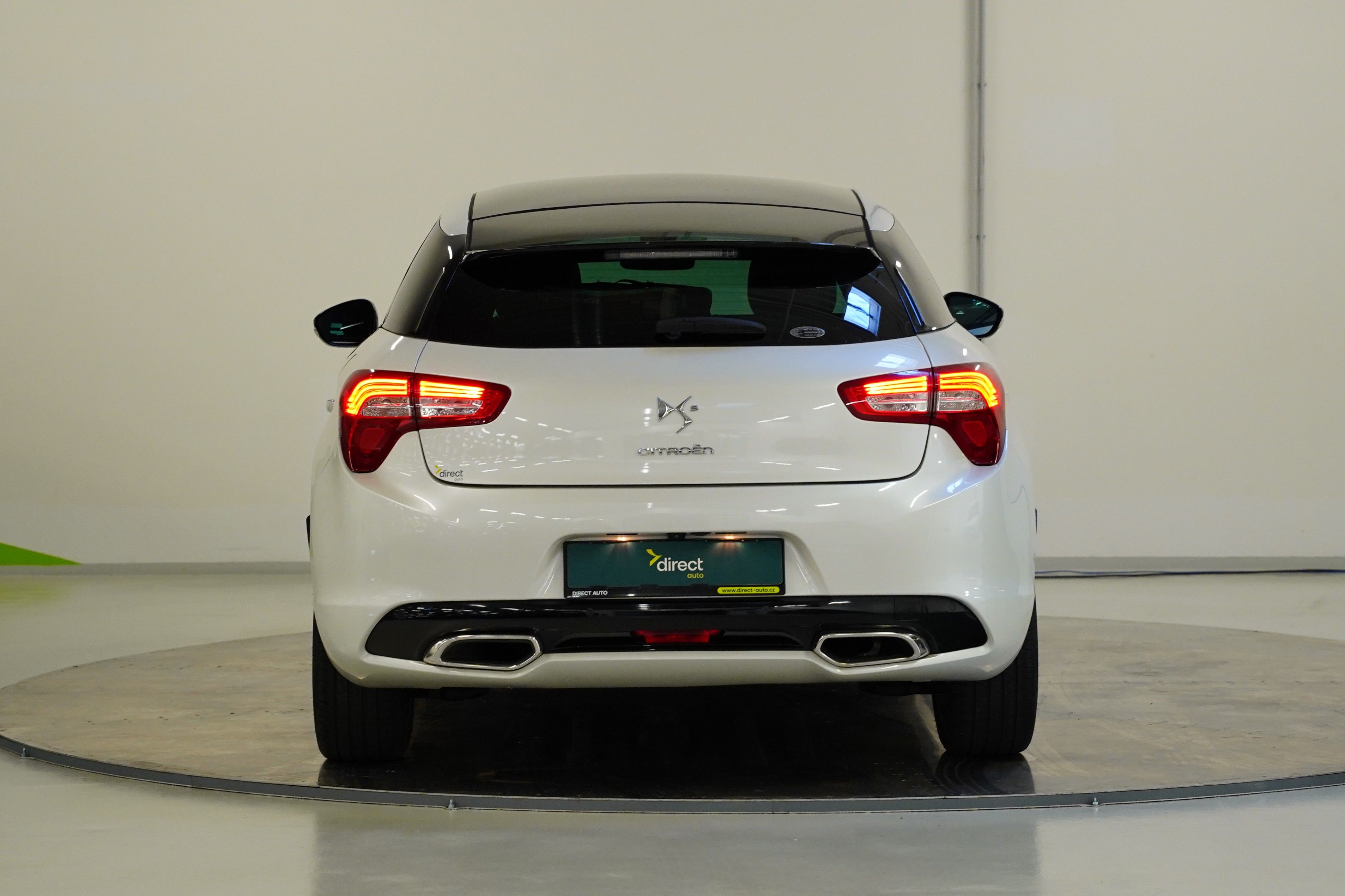Citroën DS5, 2.0 HDI 120 kW - fotka 6