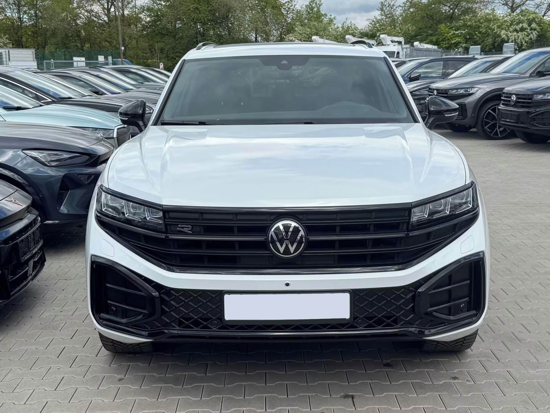 Volkswagen Touareg, TDI 210kW R-Line Pano HuD DYN - fotka 2