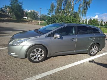 TOYOTA AVENSIS 1,8 16V, T27
