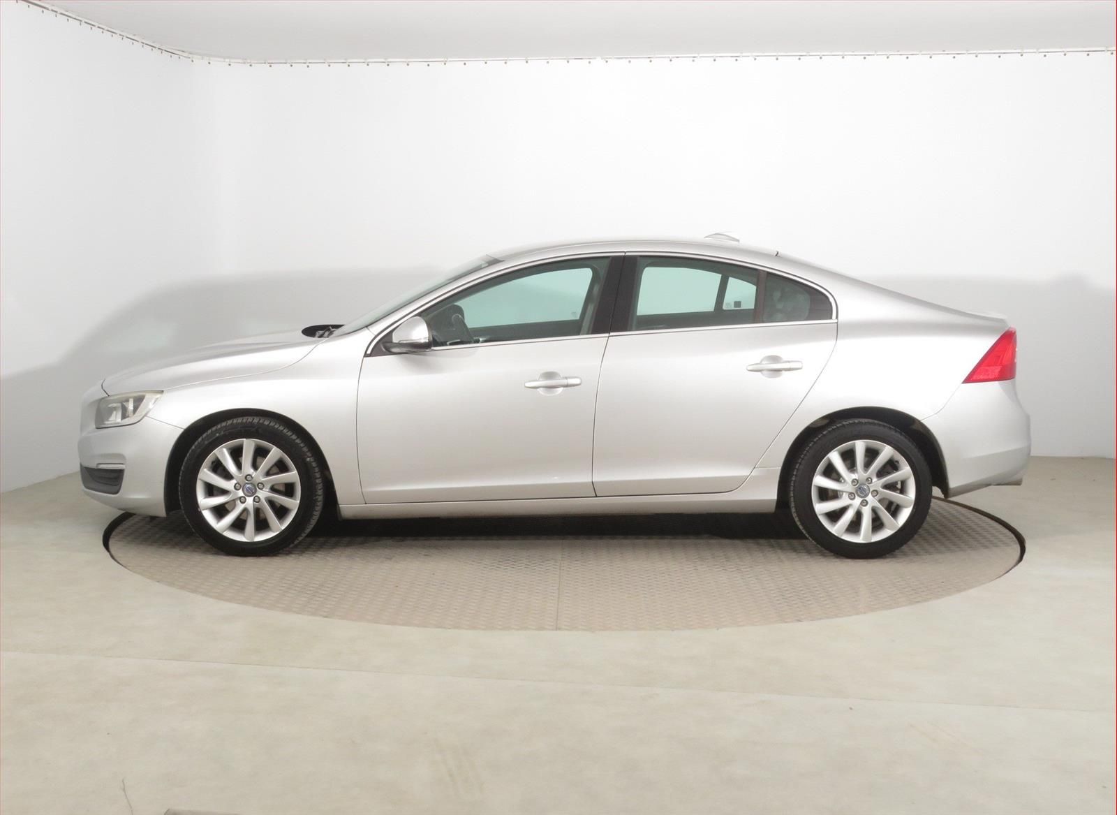 Volvo S60, D2, Serv.kniha - fotka 3