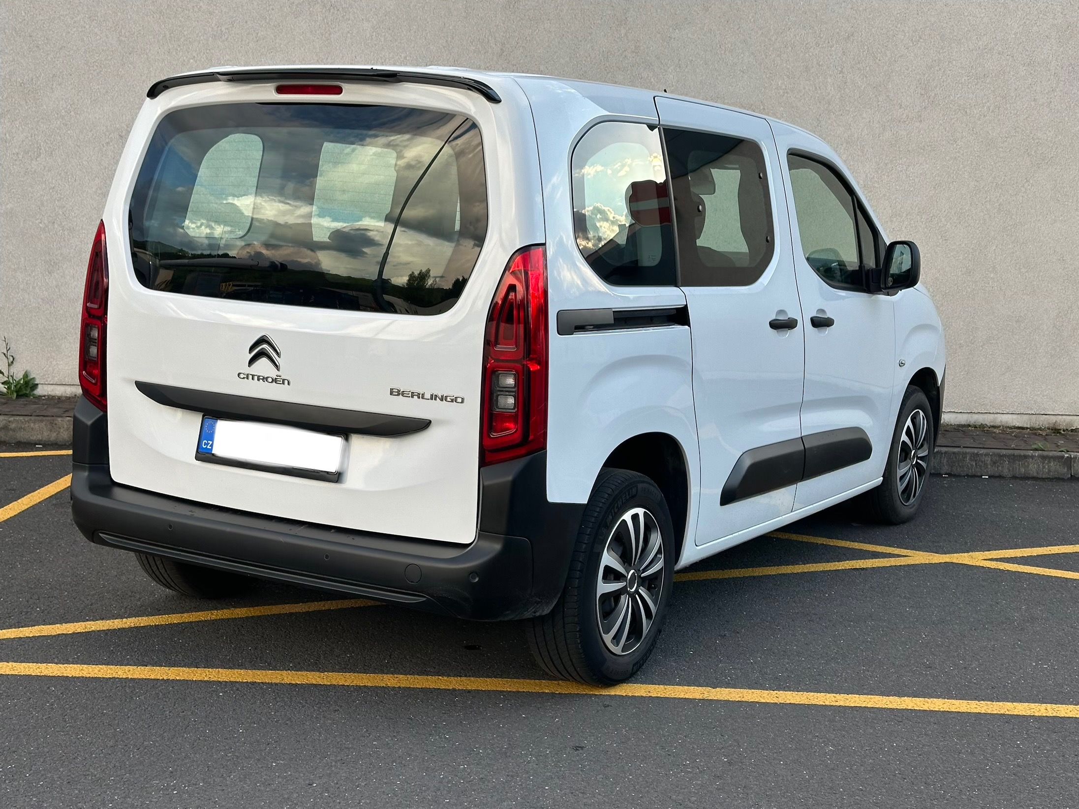 Citroën Berlingo, 1,5hdi,lineasist,1.maj.Čr,DPH - fotka 4