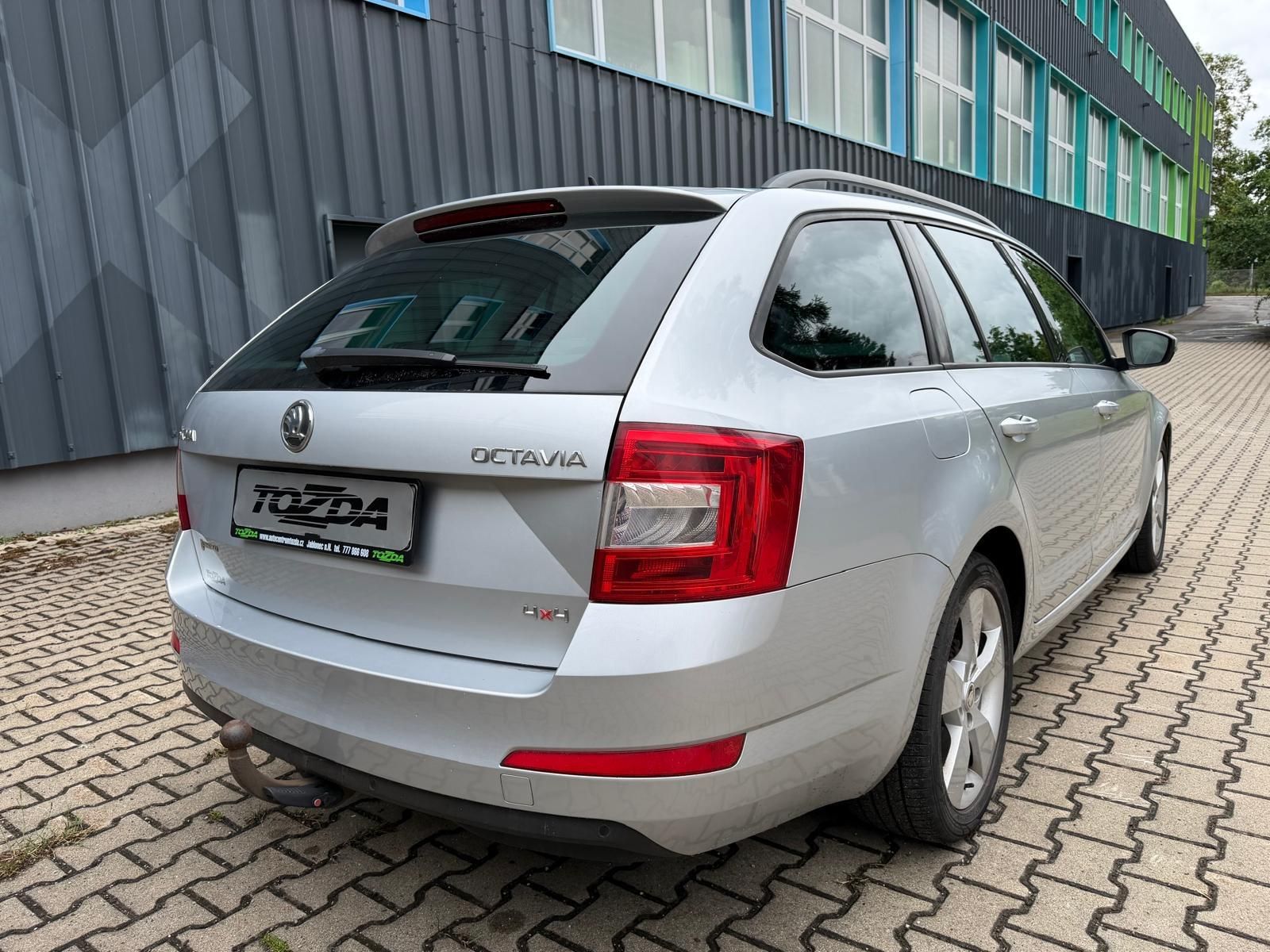 Škoda Octavia, 2,0 TDI 4x4 /servis.kn. /110kW - fotka 5