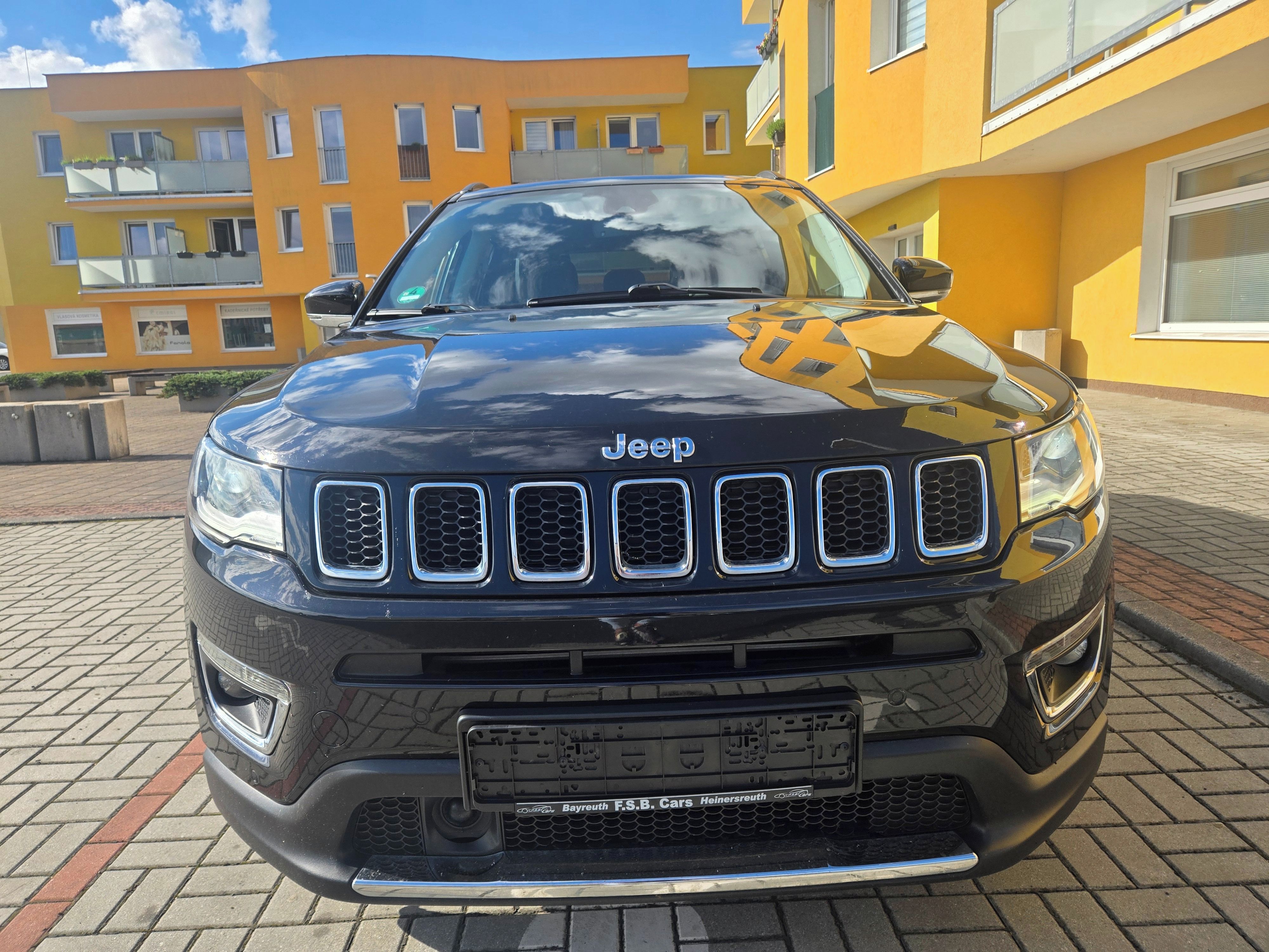 Jeep Compass, Limited 1,3 turbo 110kW - fotka 5