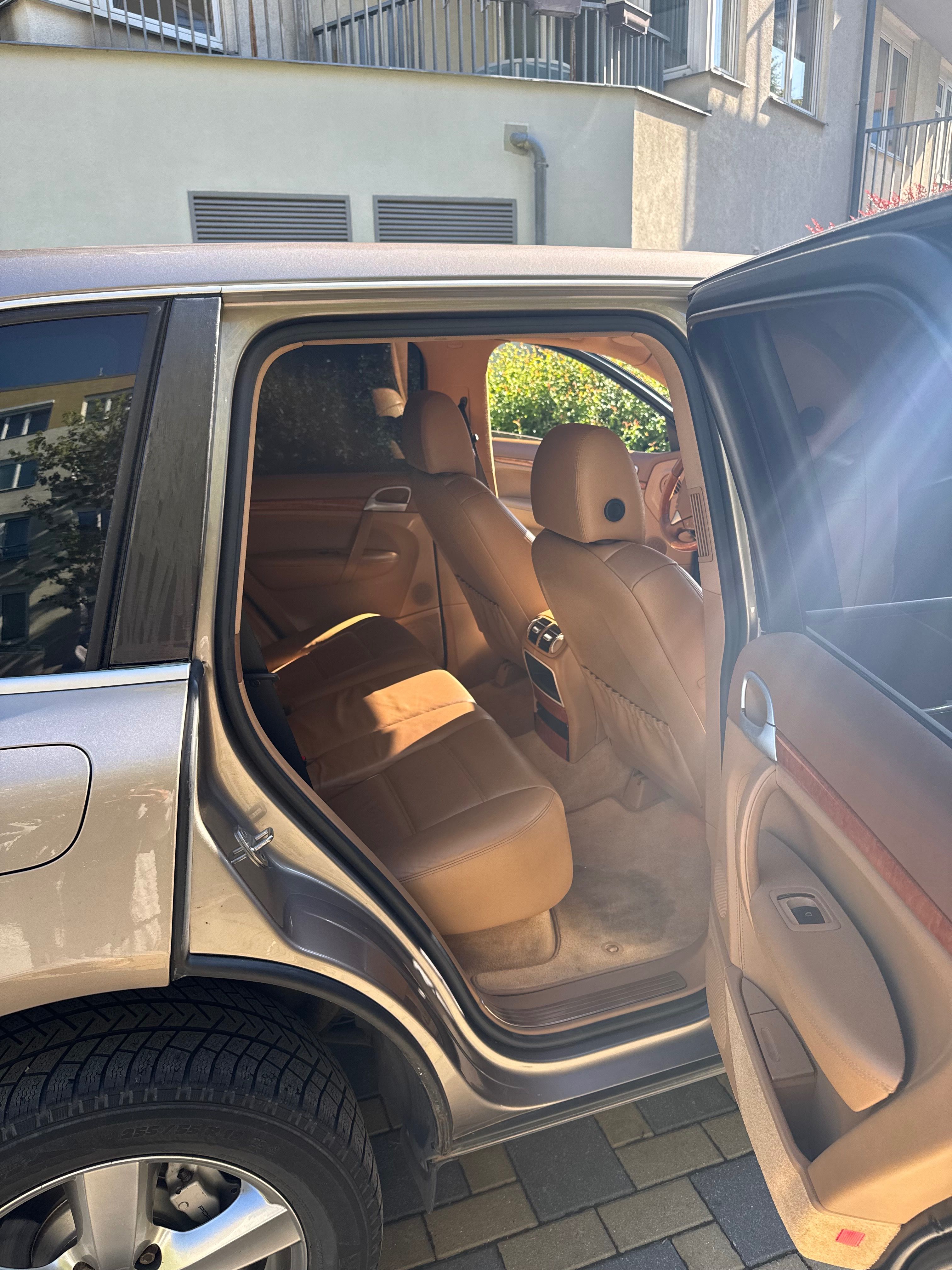 Porsche Cayenne, Porsche Cayenne S 4.5 V8 - fotka 4