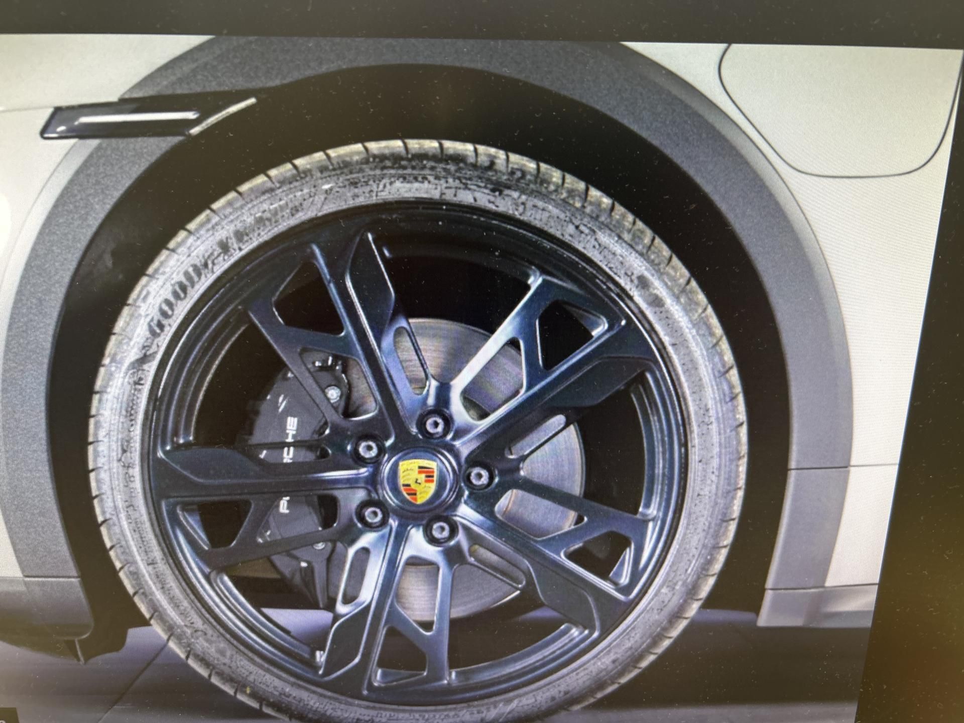 Porsche Taycan, 4 CROSS TURISMO 93% - fotka 5