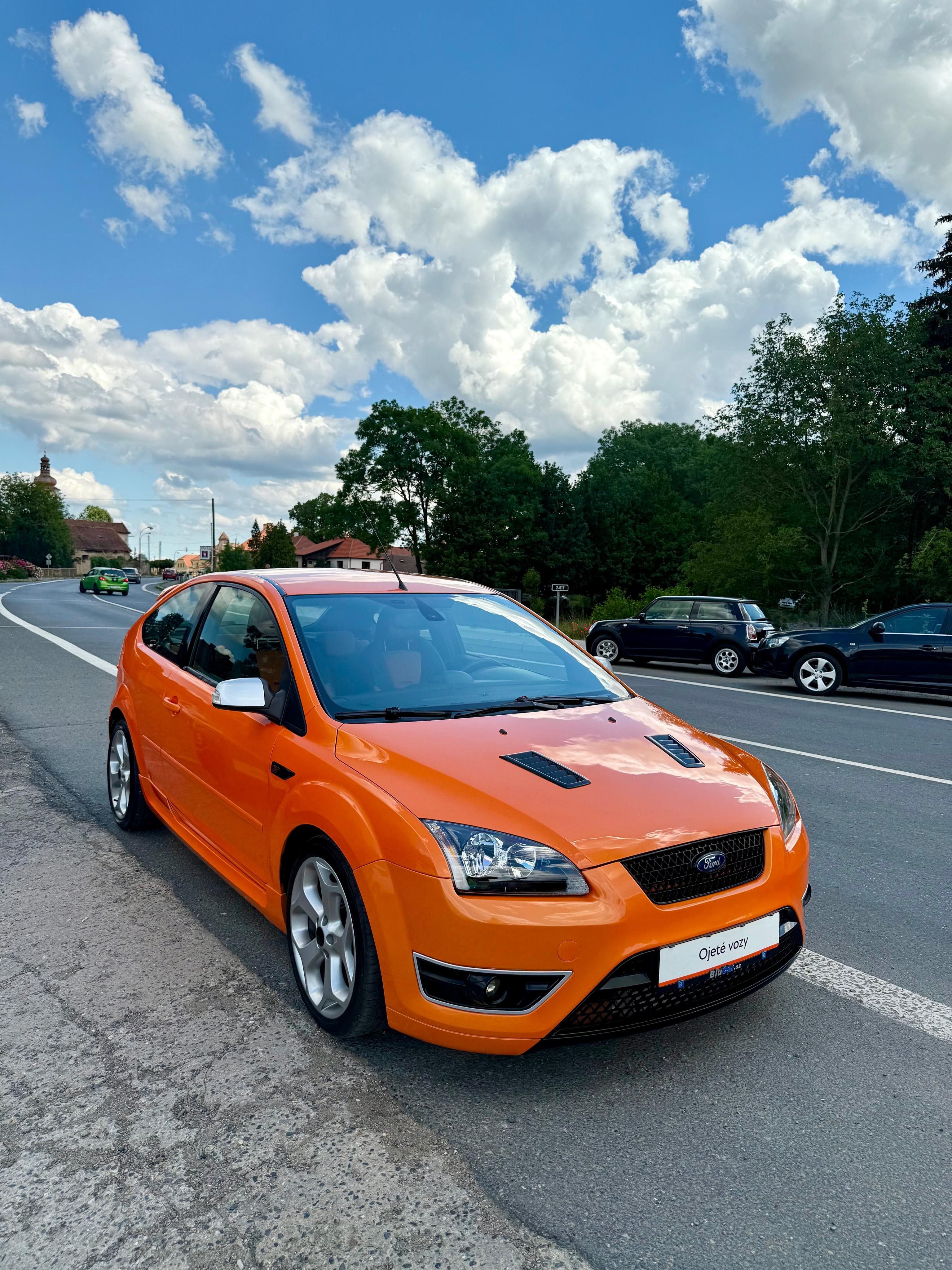 Ford Focus, ST 225 2.5i 166kw Navi Recaro - fotka 2