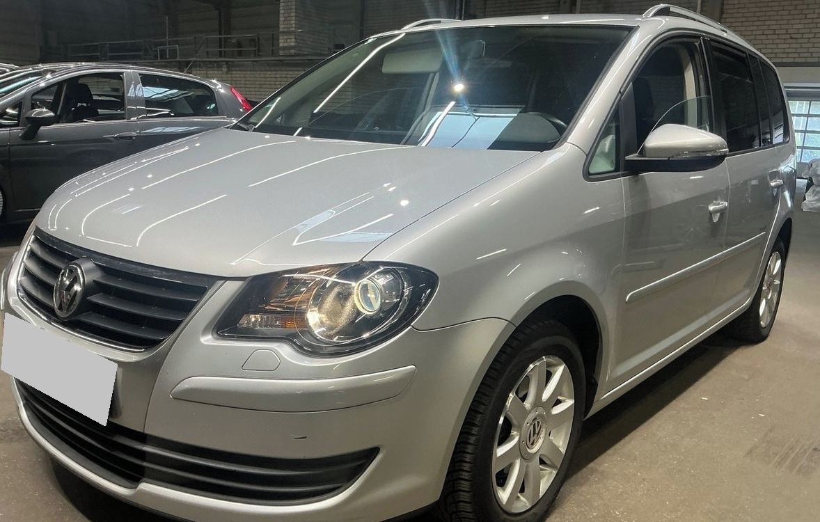 Volkswagen Touran, 1.6MPi 75KW FREESTYLE 7-MÍST