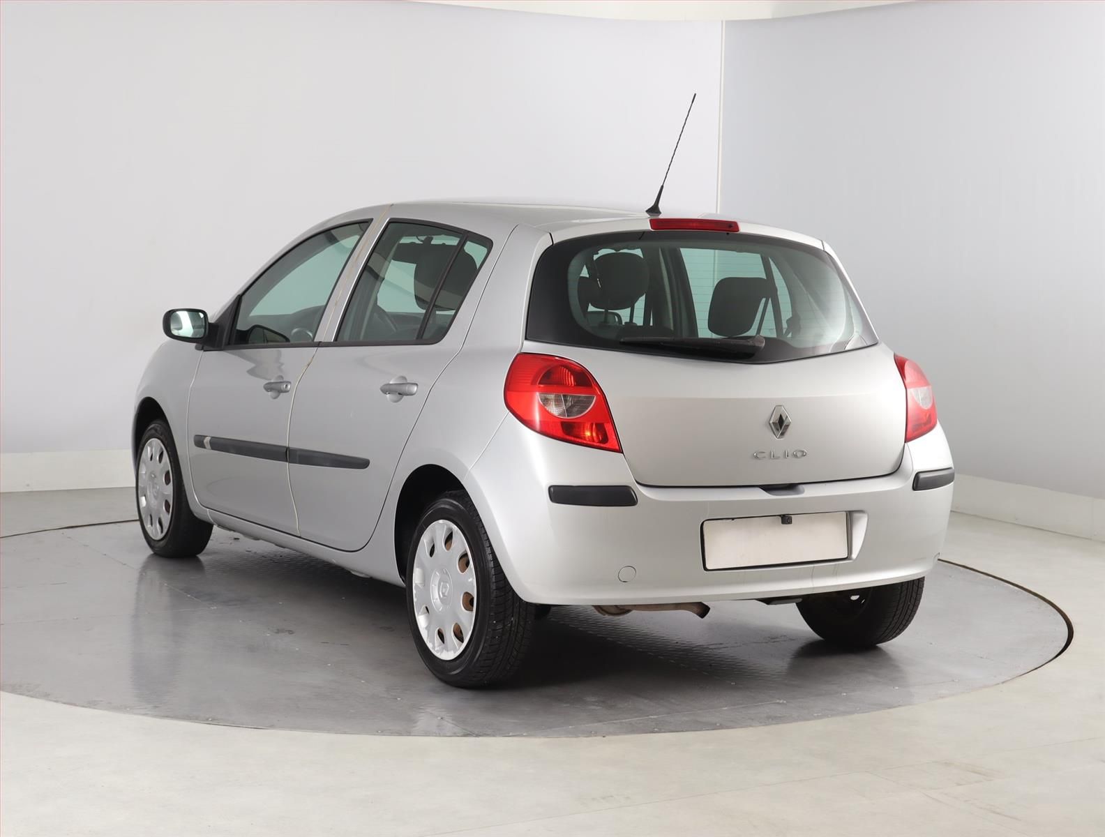 Renault Clio, 1.2 16V , oblíbený vůz - fotka 4