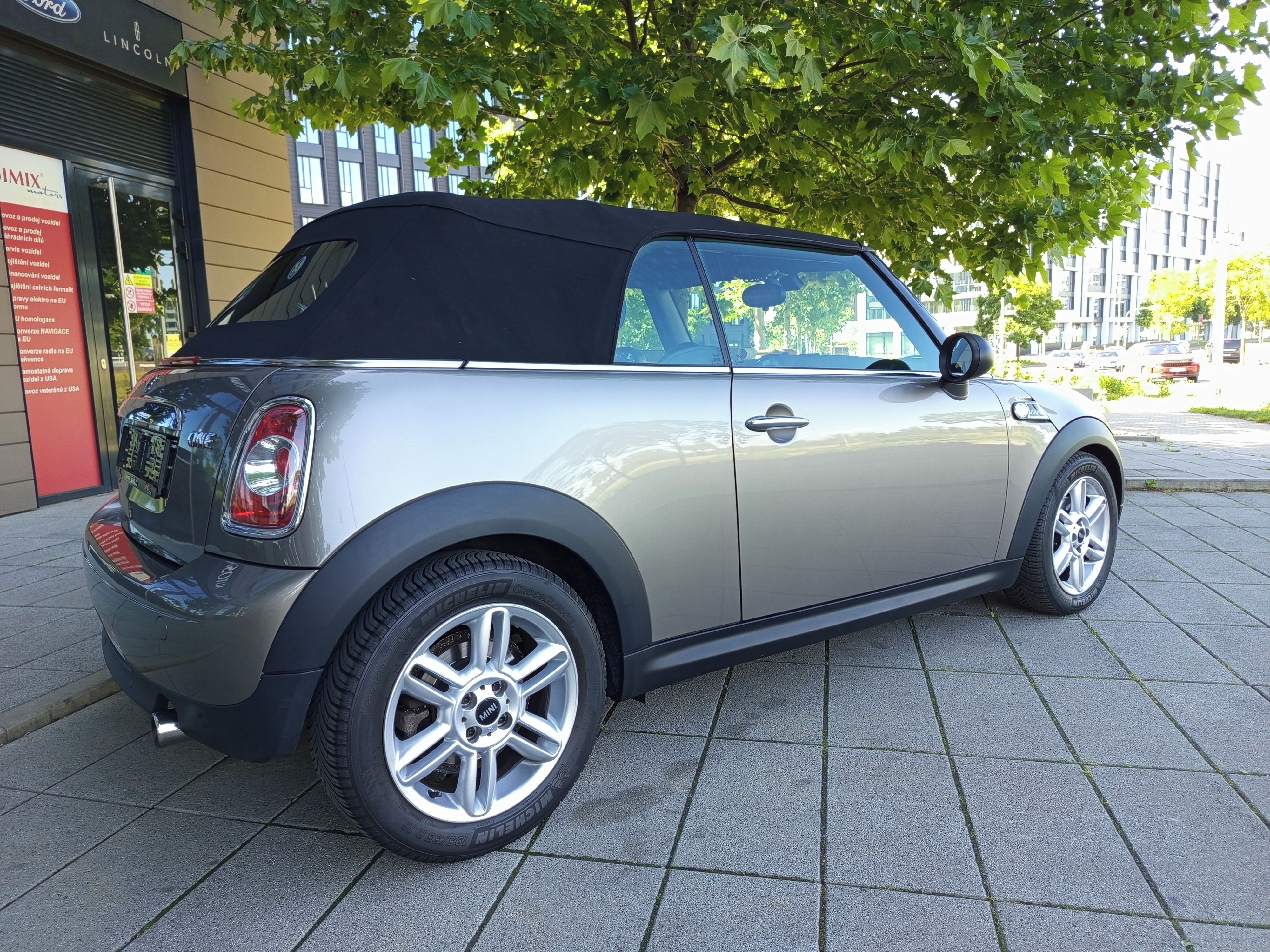 Mini One, Cabrio, navi, chili II, wired - fotka 3