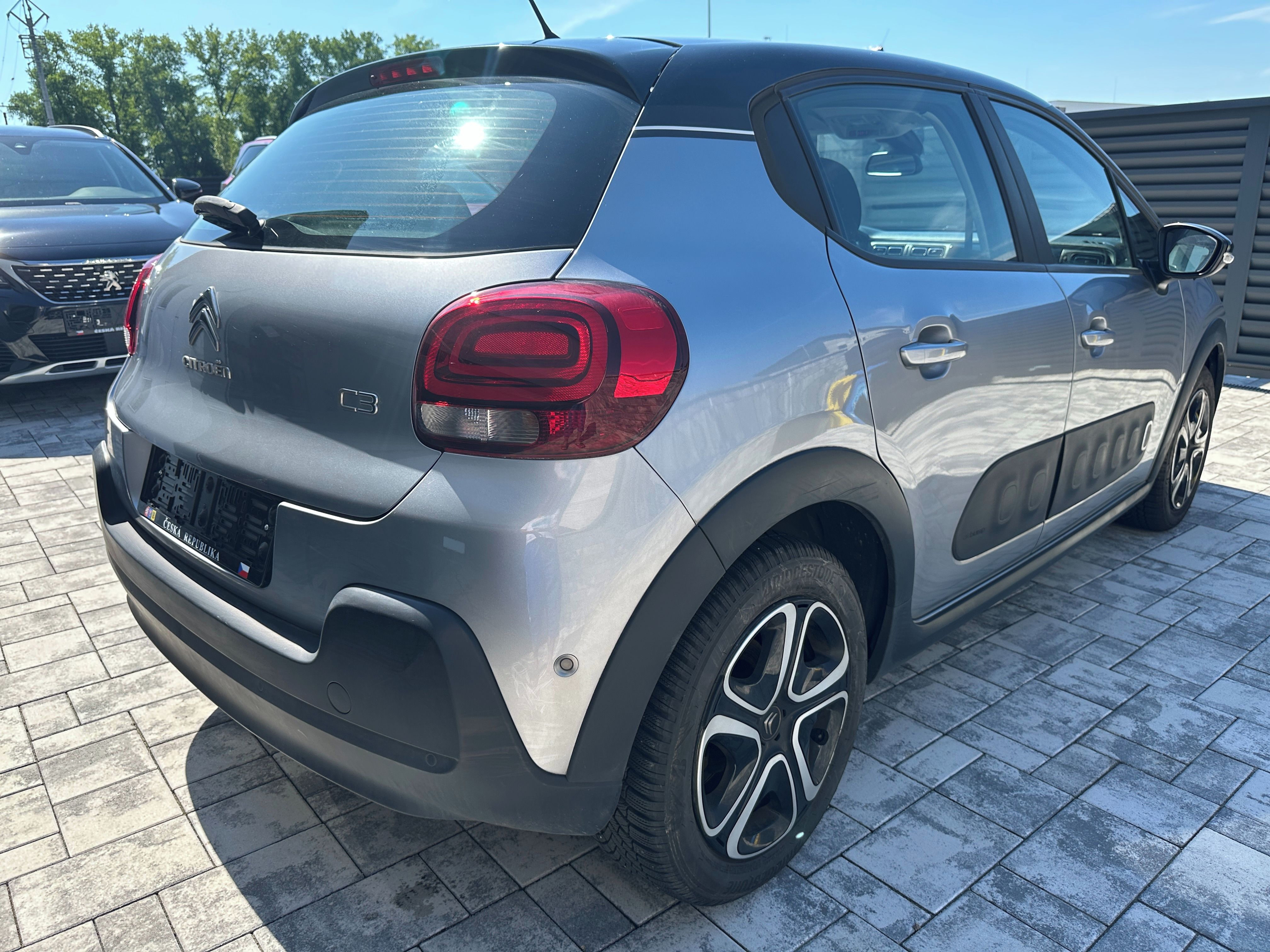 Citroën C3, 1,2 PureTech SHINE-KAMERA,NAVI - fotka 4