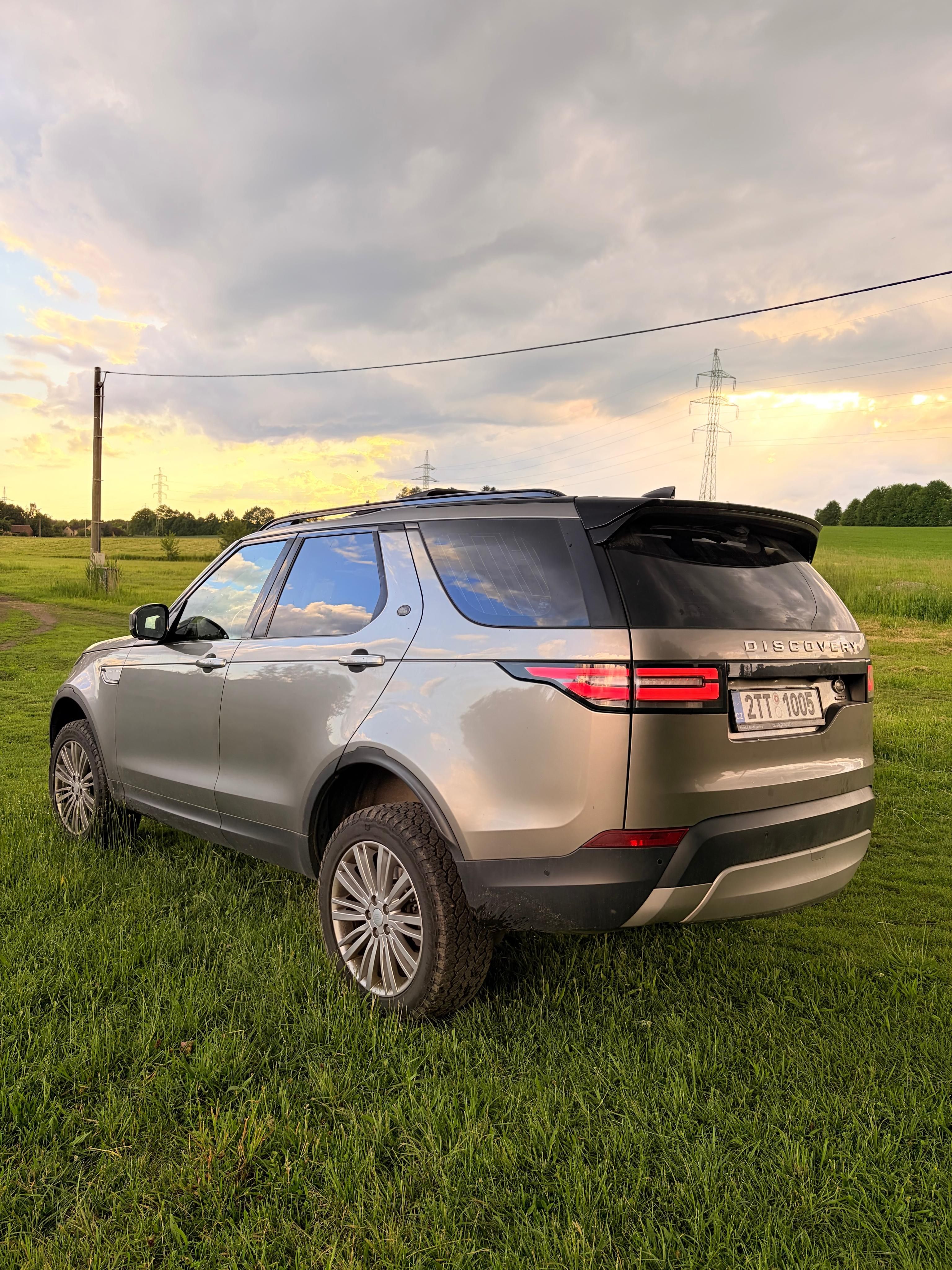 Land Rover Discovery, First Edition 7 míst tažné ACC - fotka 3