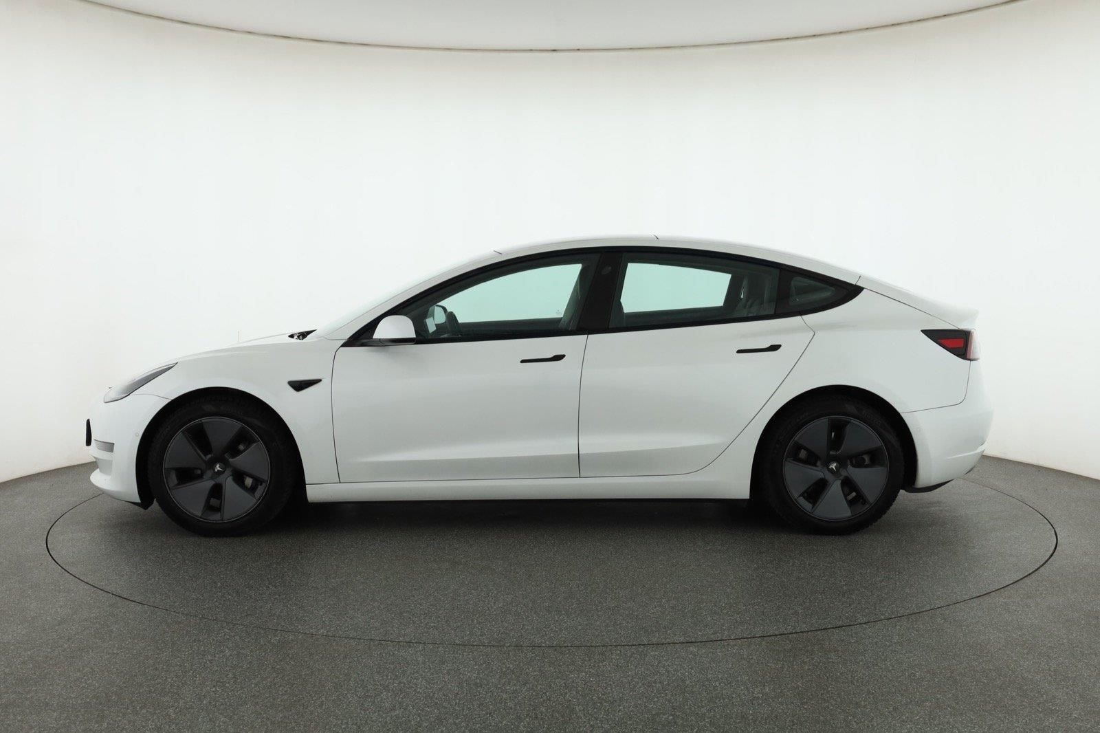 Tesla Model 3, Long Range 4WD 78kWh, SoH 87% - fotka 3