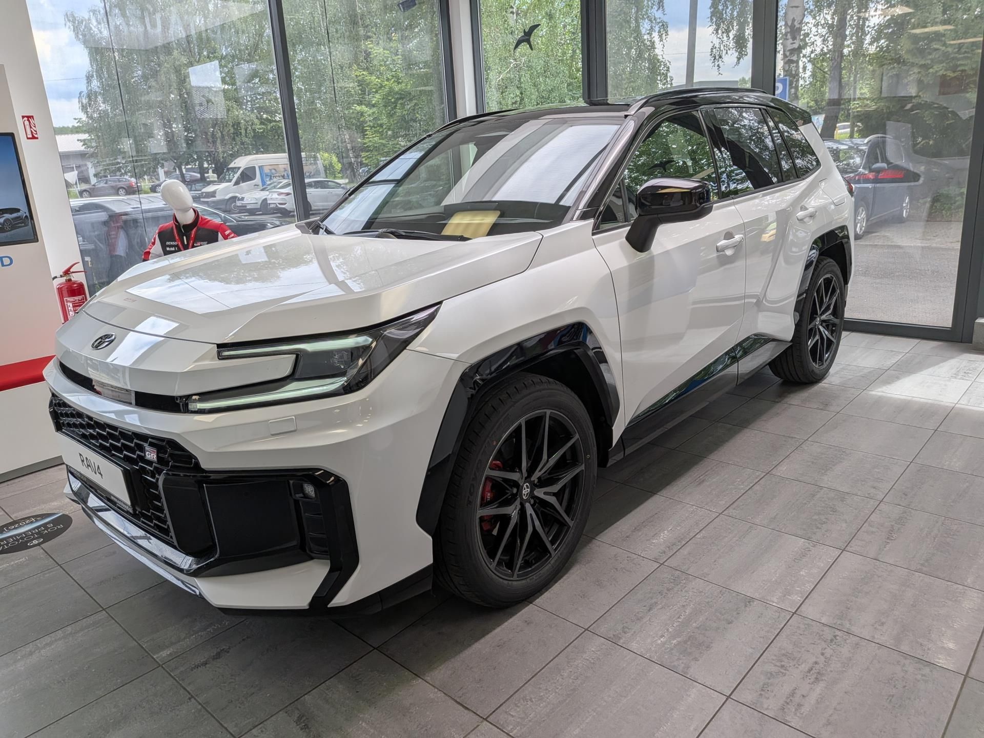 Toyota Rav4, GR Sport 2.5 Hybrid - fotka 3