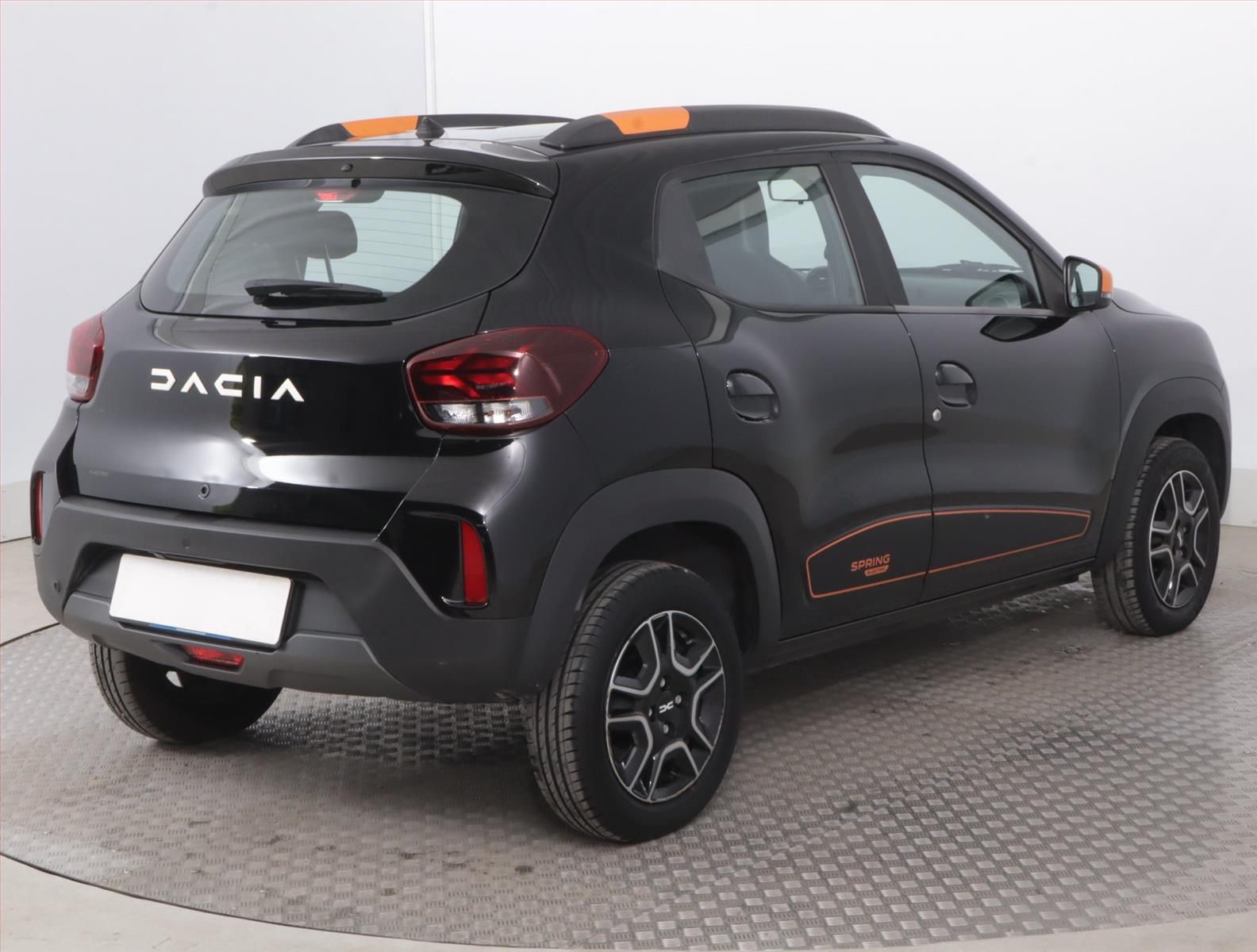 Dacia Spring, Electric 45 (27 kWh), Automat - fotka 5
