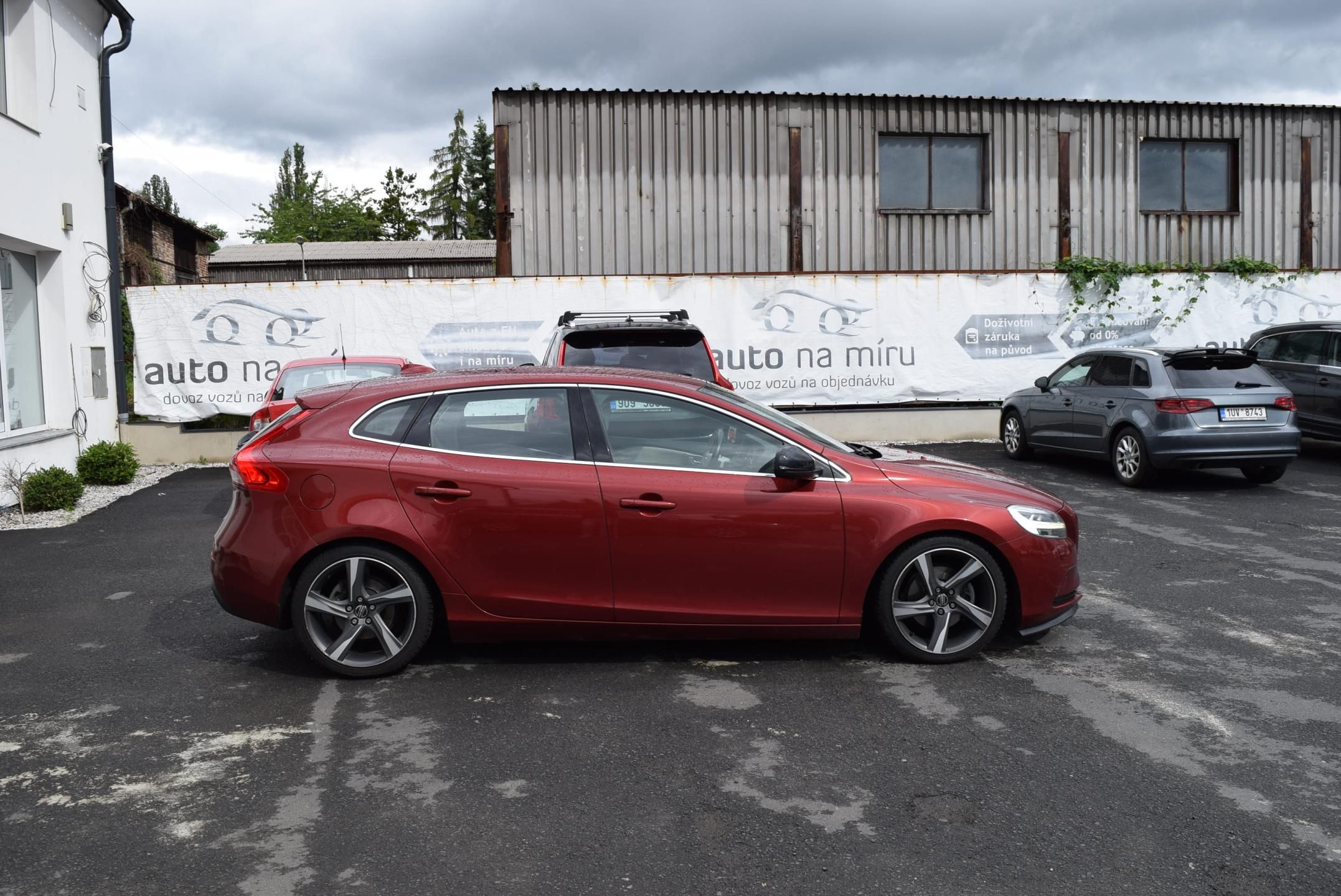 Volvo V40, 2.0i T2 90kw INSCRIPTION MANUÁ - fotka 6