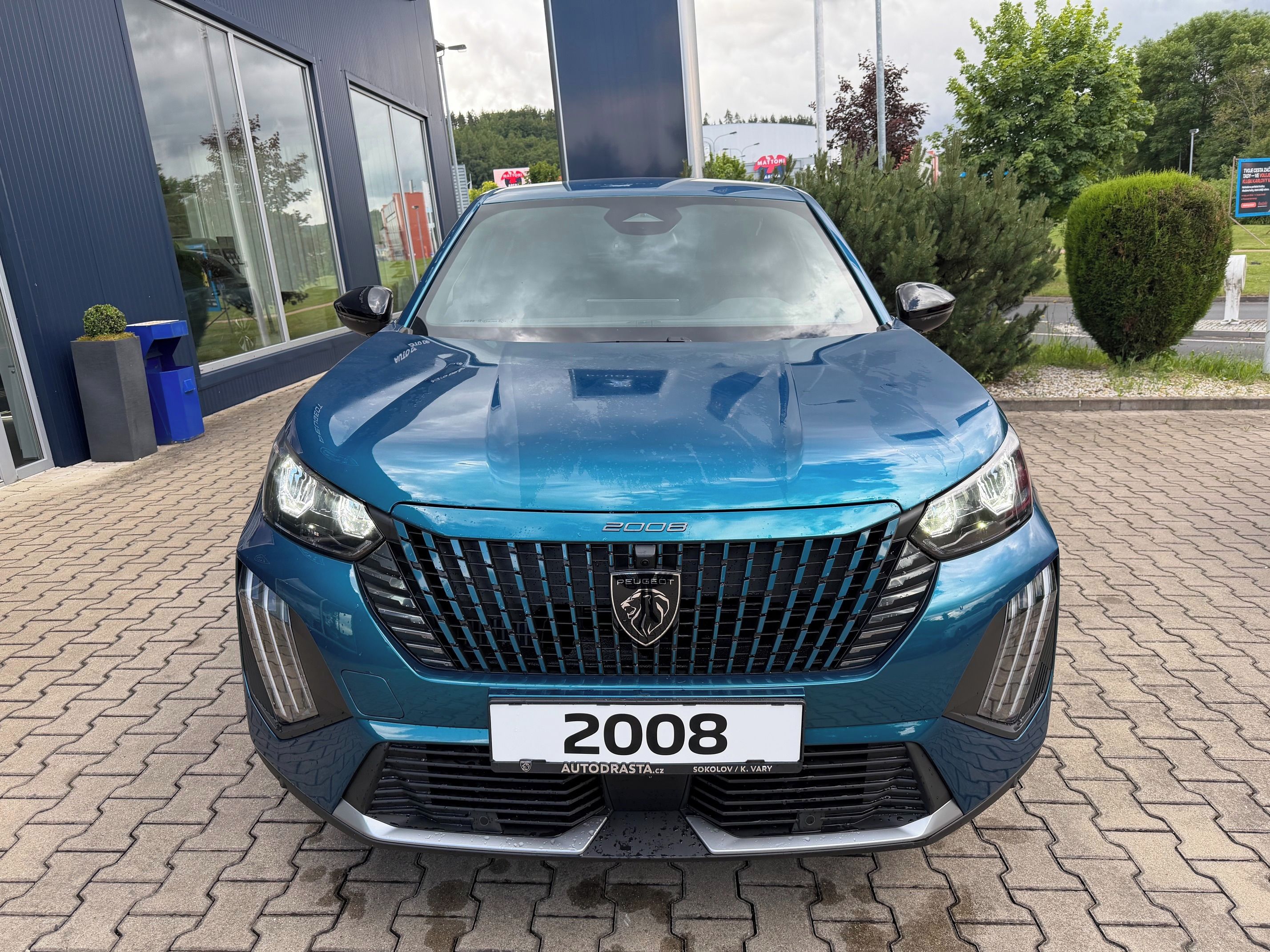 Peugeot 2008, ALLURE Hybrid 110 e-DCS6 - fotka 2
