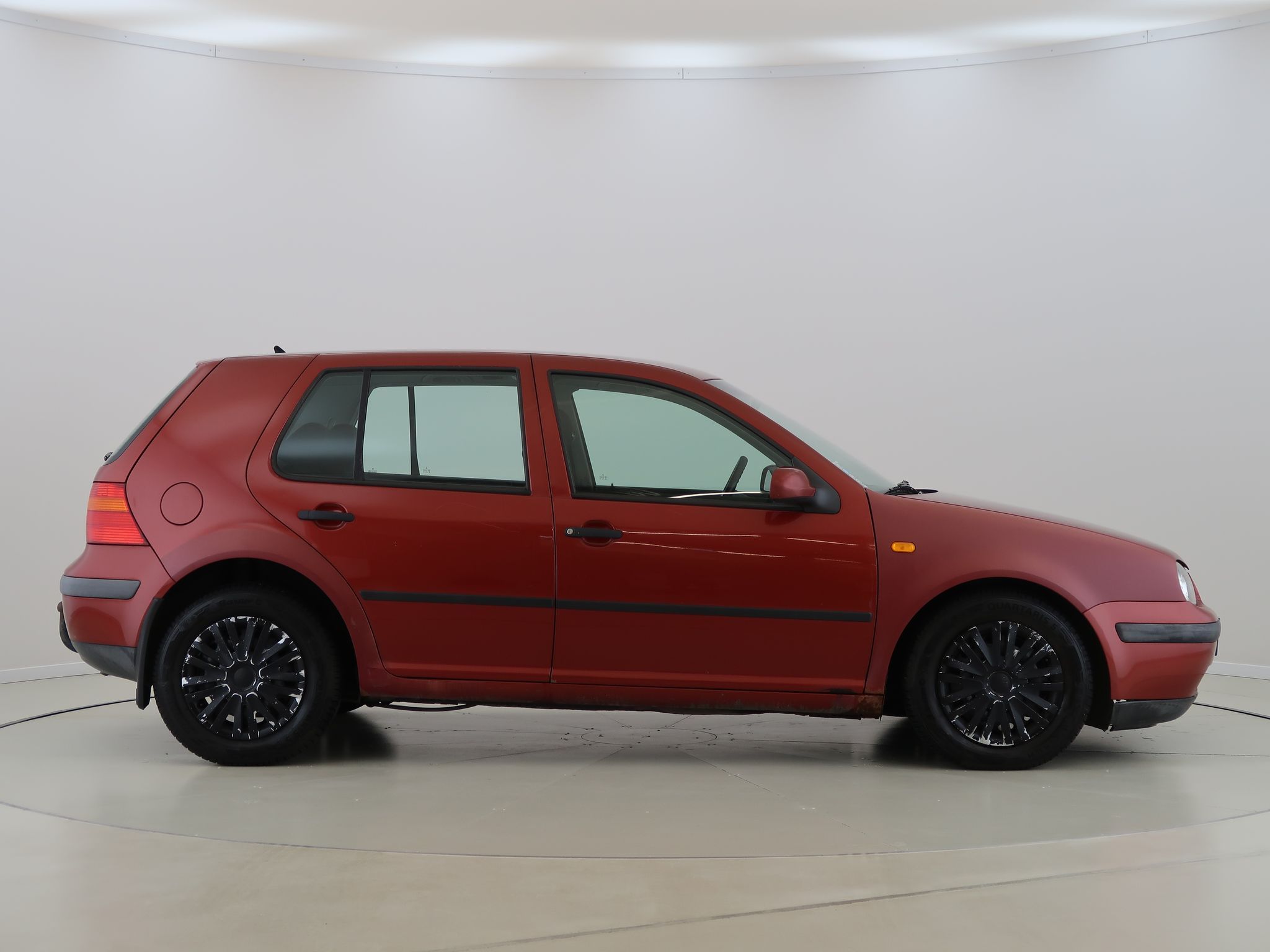 Volkswagen Golf, 1.6,74kW,Manuál,AC,Tažné - fotka 4