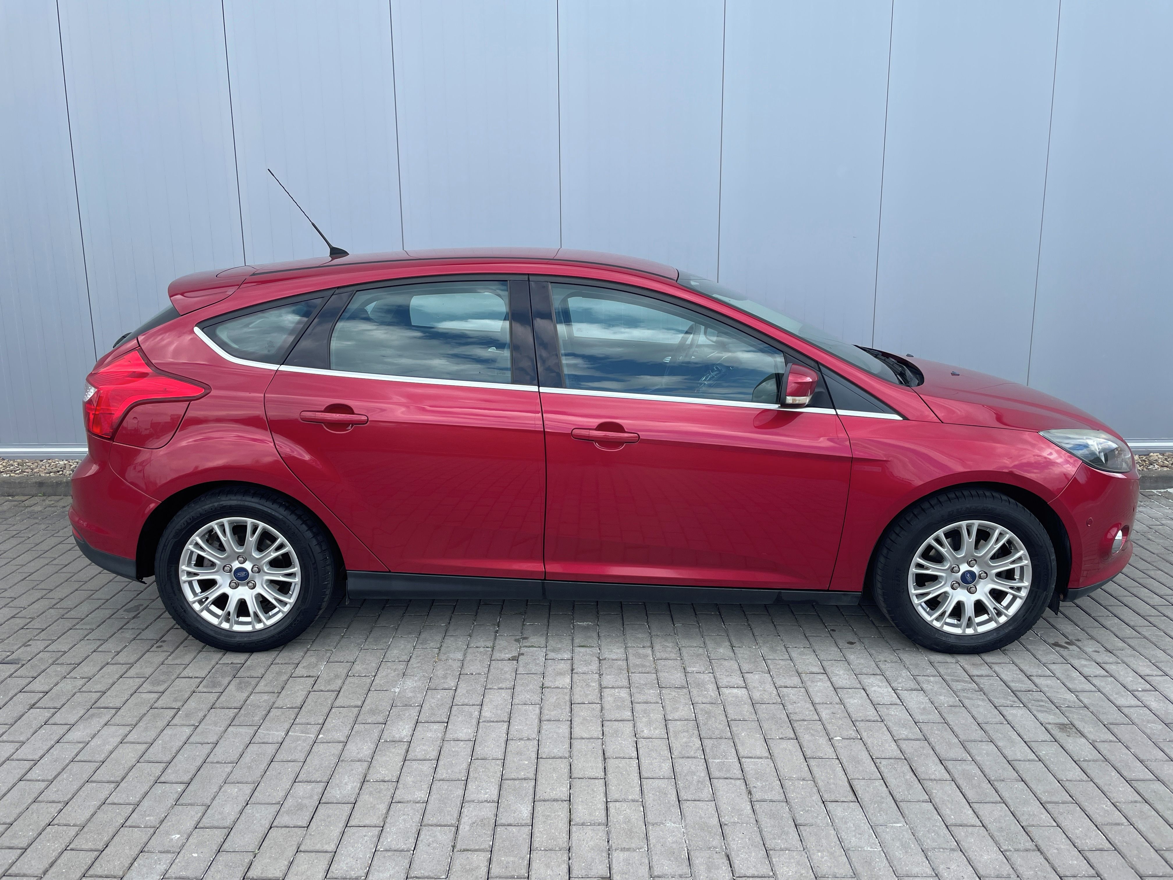 Ford Focus, 1,6 Ti-VCT 92kW TITANIUM - fotka 5