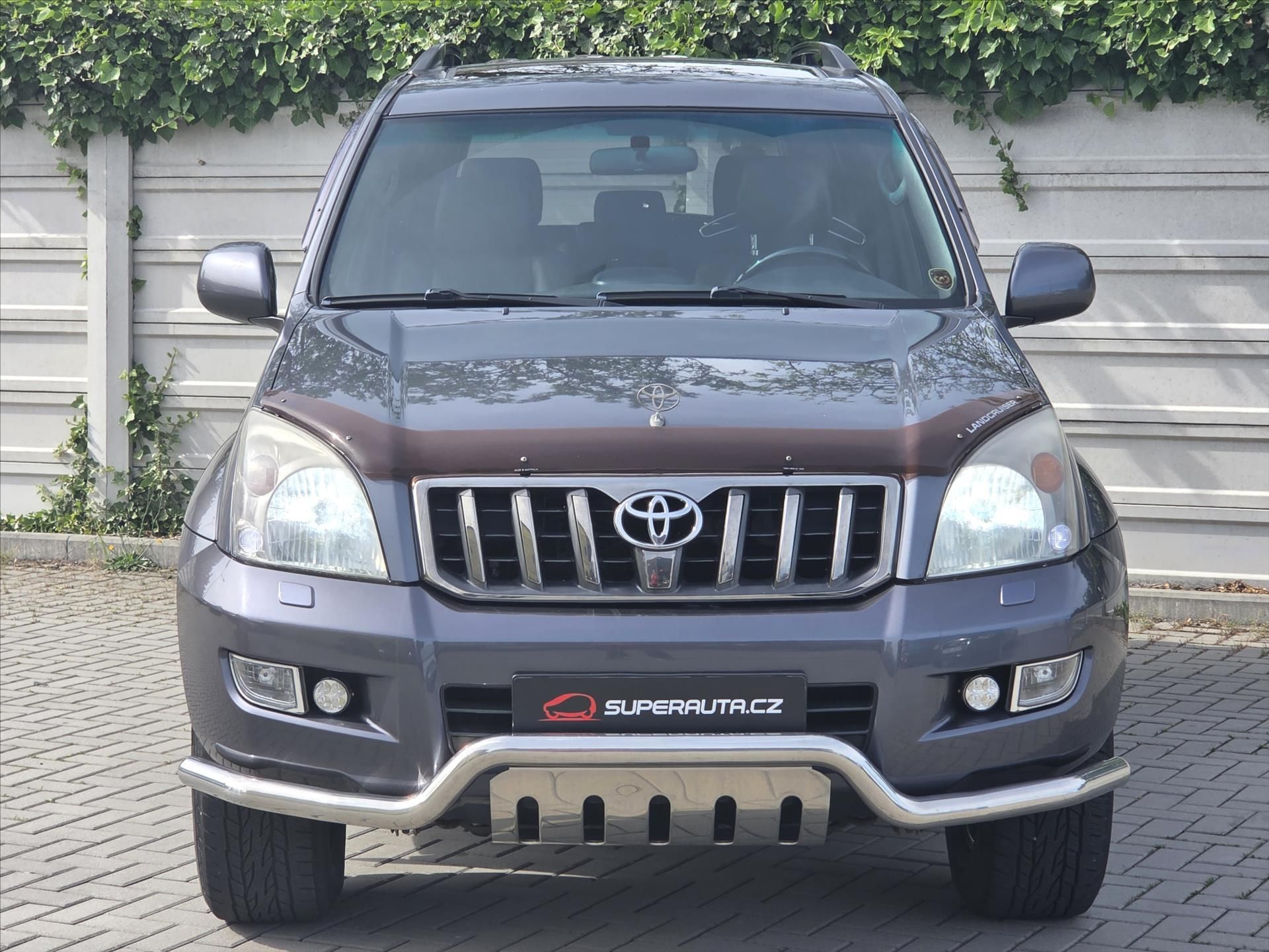 Toyota Land Cruiser, 3,0 D-4D 127kW 8-míst ČR 1.maj - fotka 2