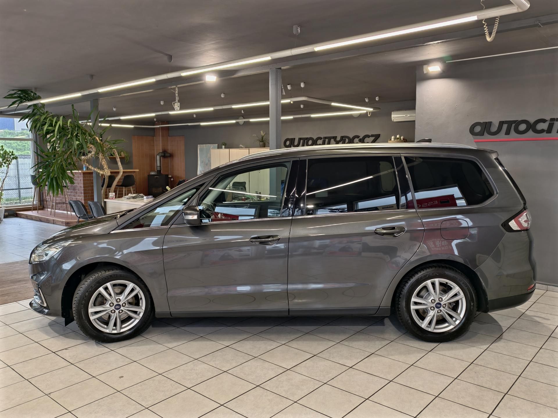 Ford Galaxy, 2.0 EcoBlue A/T 7MÍST TITANIUM - fotka 4