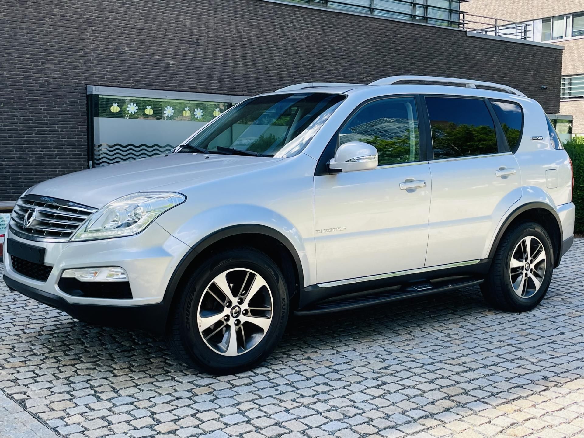 SsangYong Rexton, 2.2TD 4x4 AUT KAM 7MÍST TAŽNÉ - fotka 4