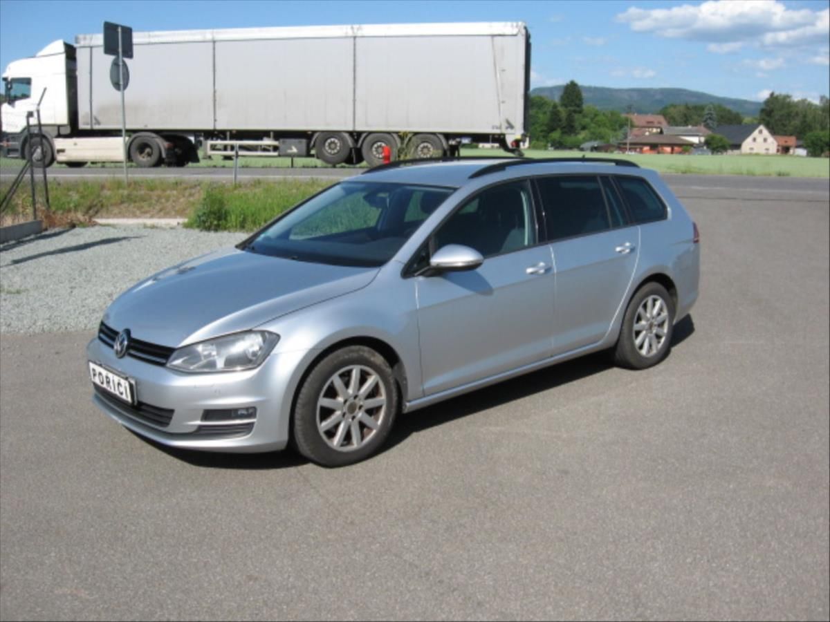 Volkswagen Golf, 2,0 TDi 110 kW - fotka 2