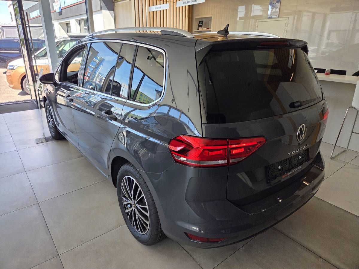 Volkswagen Touran, 1.5 TSI DSG 7míst PEOPLE - fotka 4