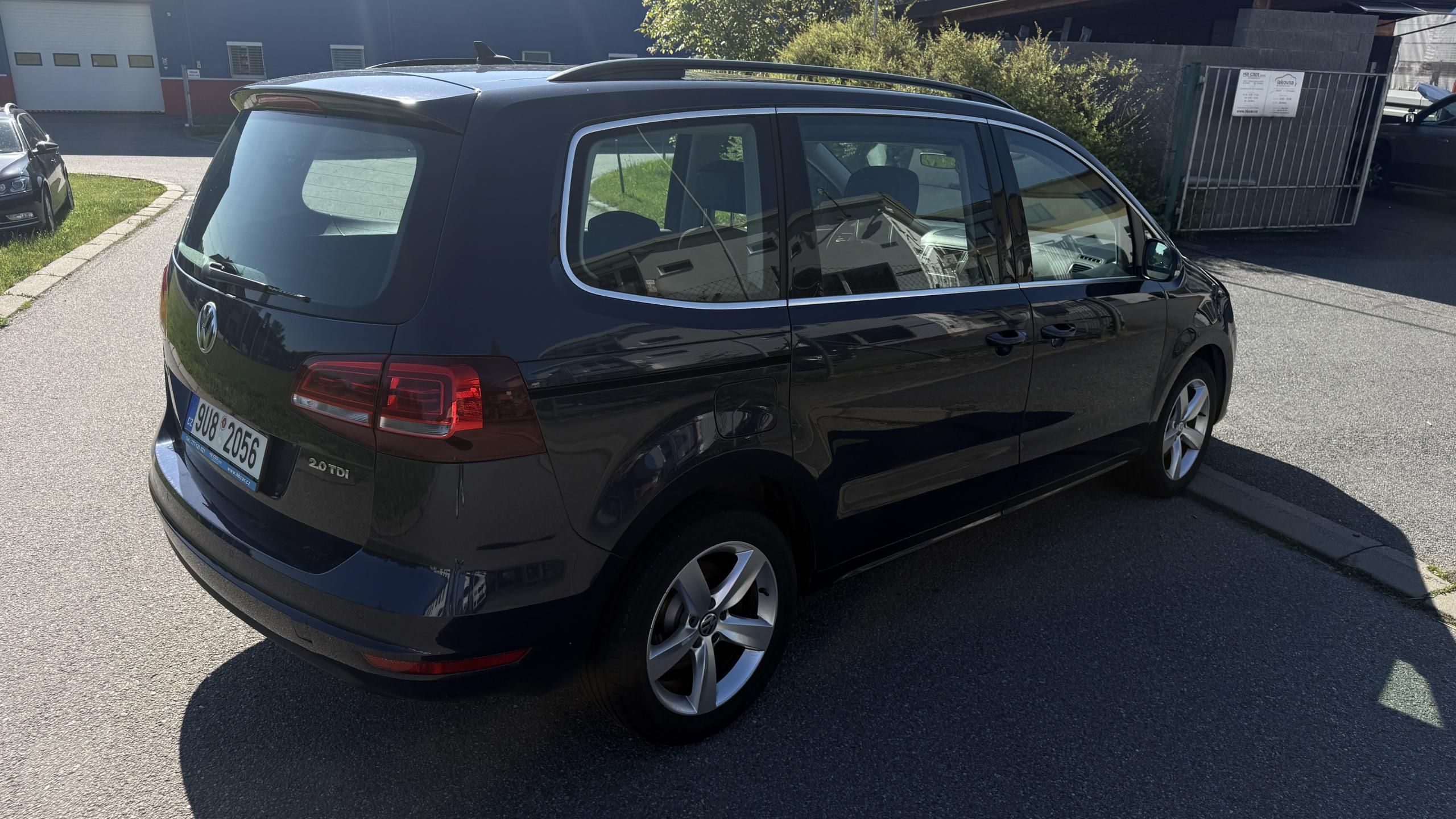 Volkswagen Sharan, 2.0 TDI 110KW DSG 7MÍST - fotka 6