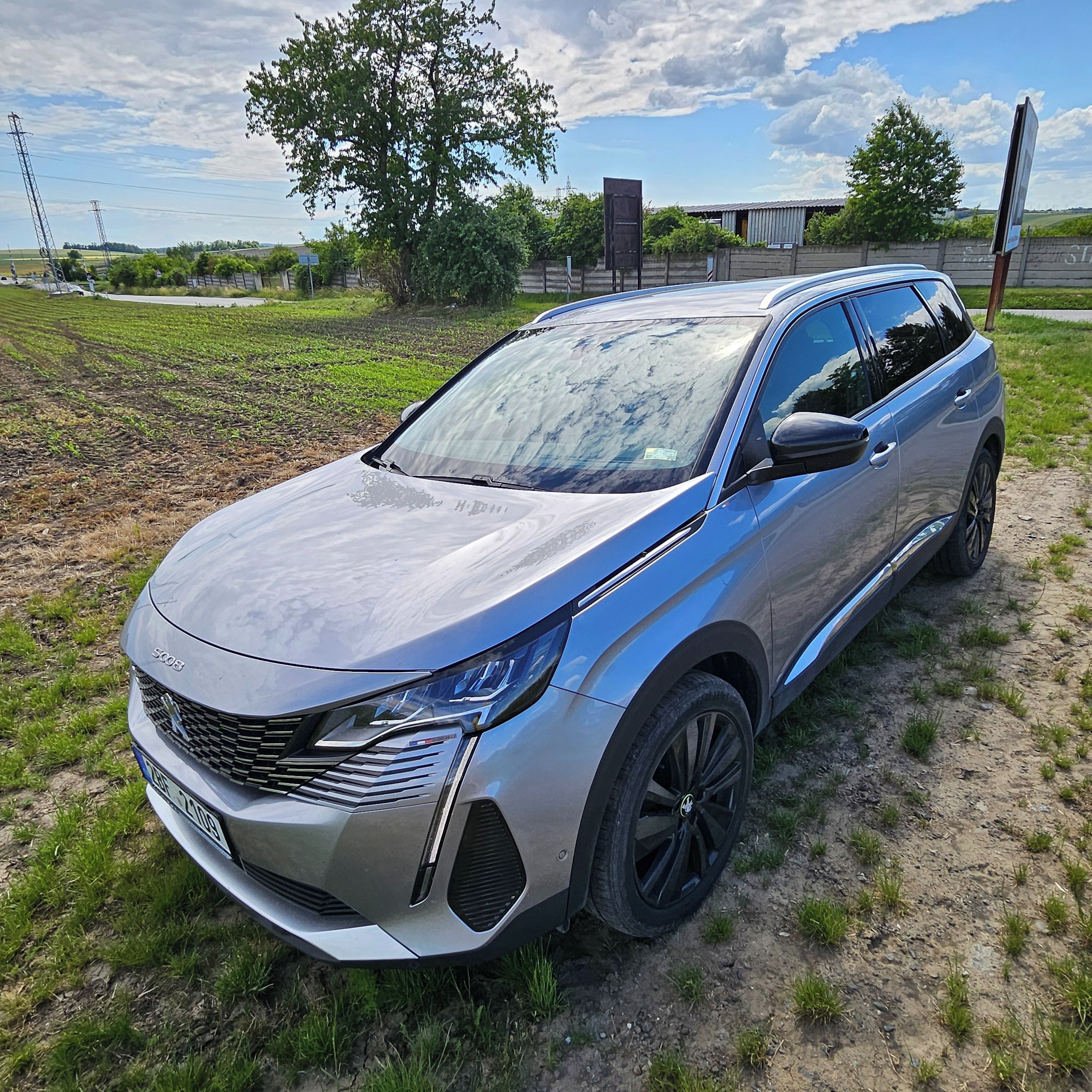 Peugeot 5008, 1.2i ALLURE 7 místné - fotka 4